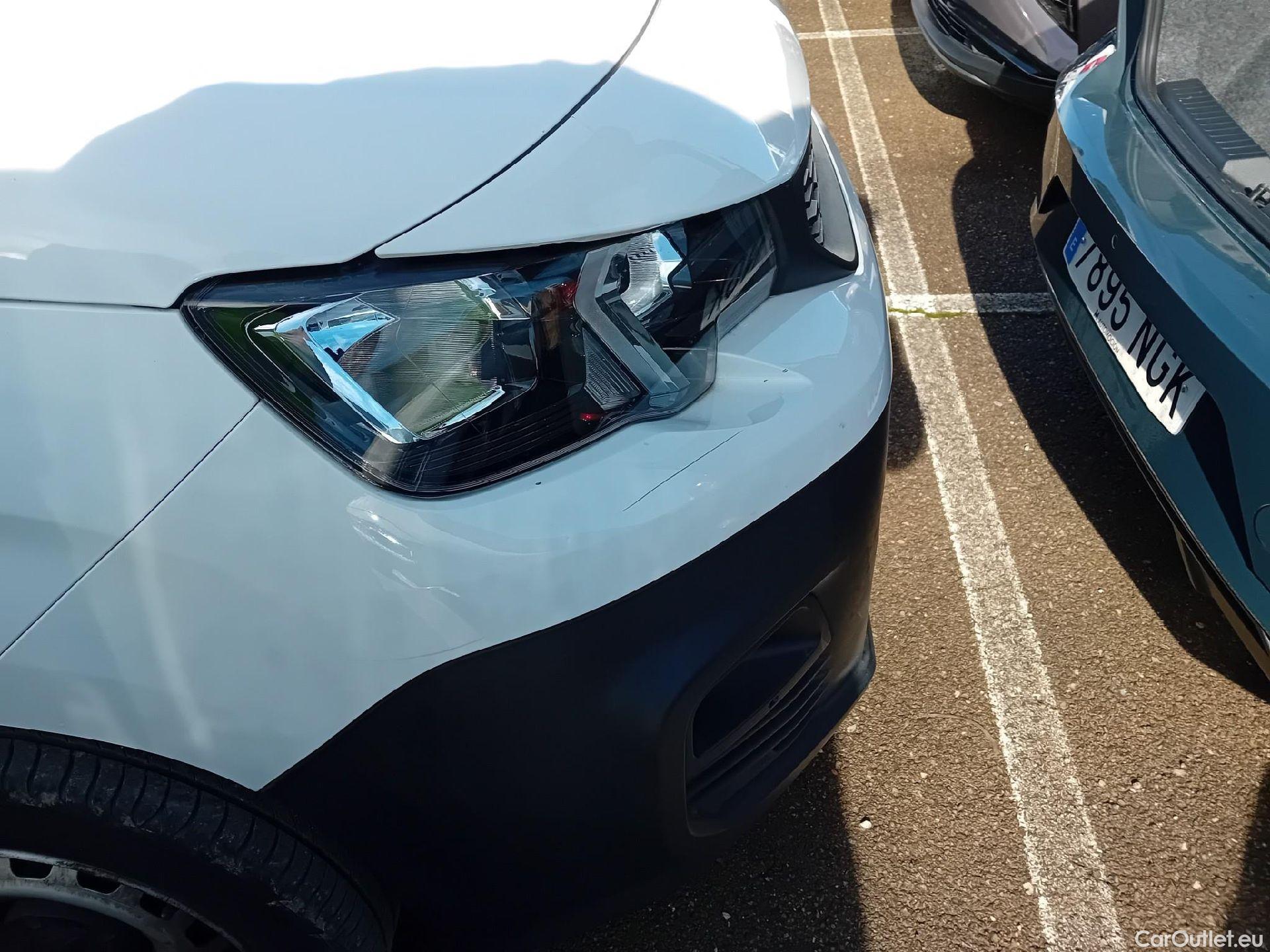  Peugeot  Partner PEUGEOT  / 2018 / 4P / furgón derivado de turismo Premium Standard 600kg BlueHDi 73kW (AC) #2