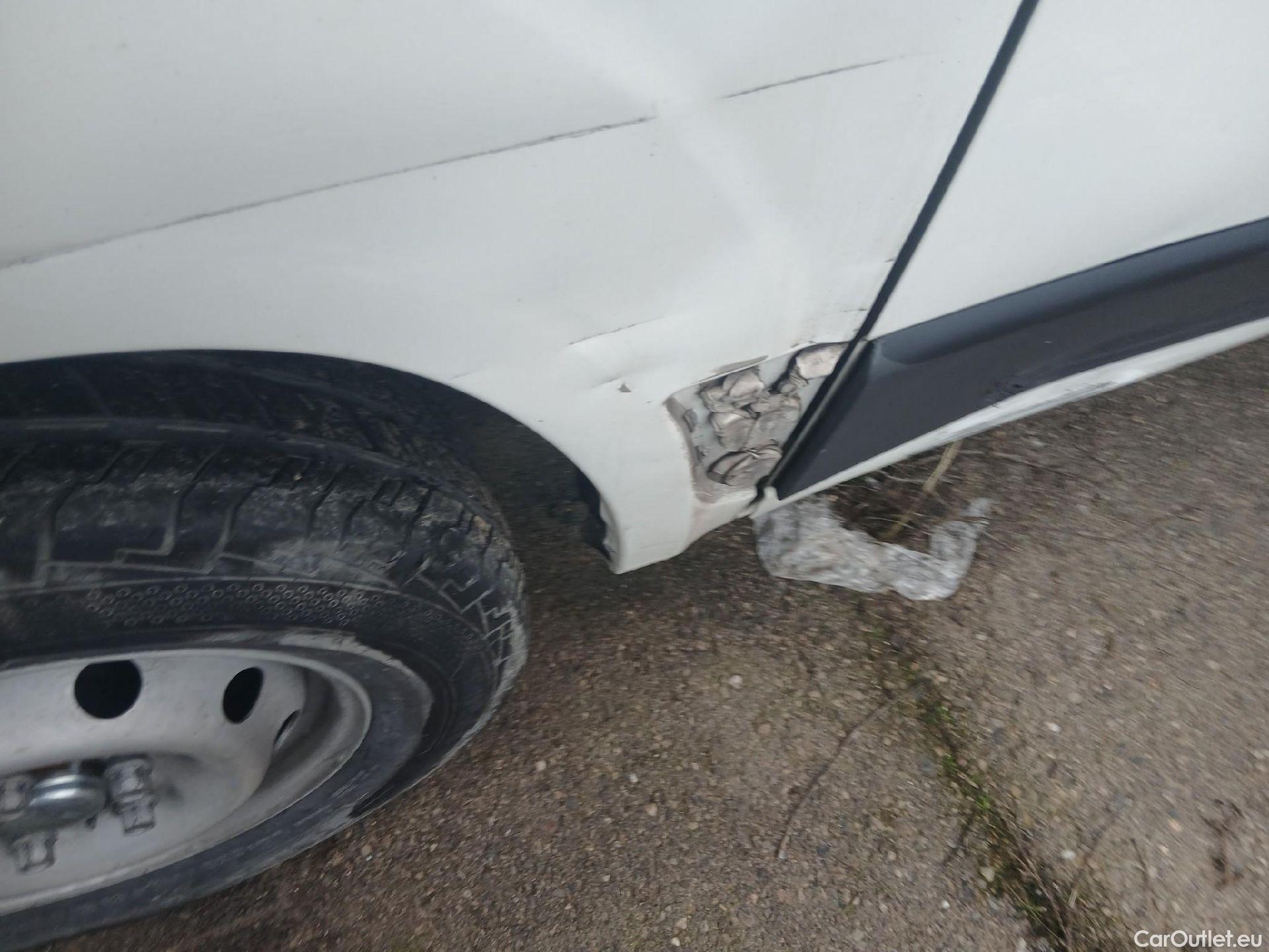  Peugeot  Boxer PEUGEOT  / 2014 / 4P / combi Combi 5/9 Pl 330 L1H1 BlueHDi 88KW (120) #29