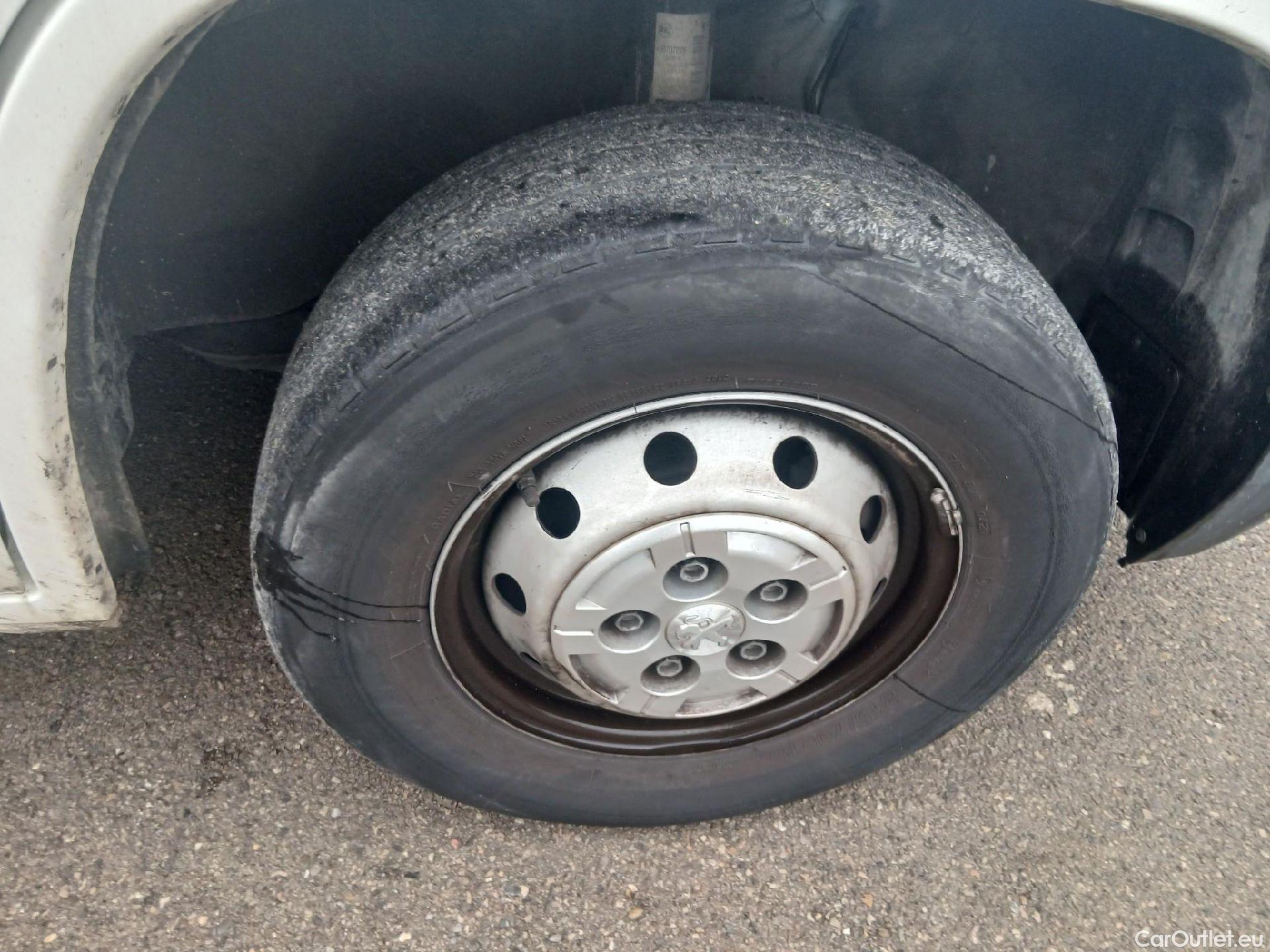  Peugeot  Boxer PEUGEOT  / 2014 / 4P / combi Combi 5/9 Pl 330 L1H1 BlueHDi 88KW (120) #45