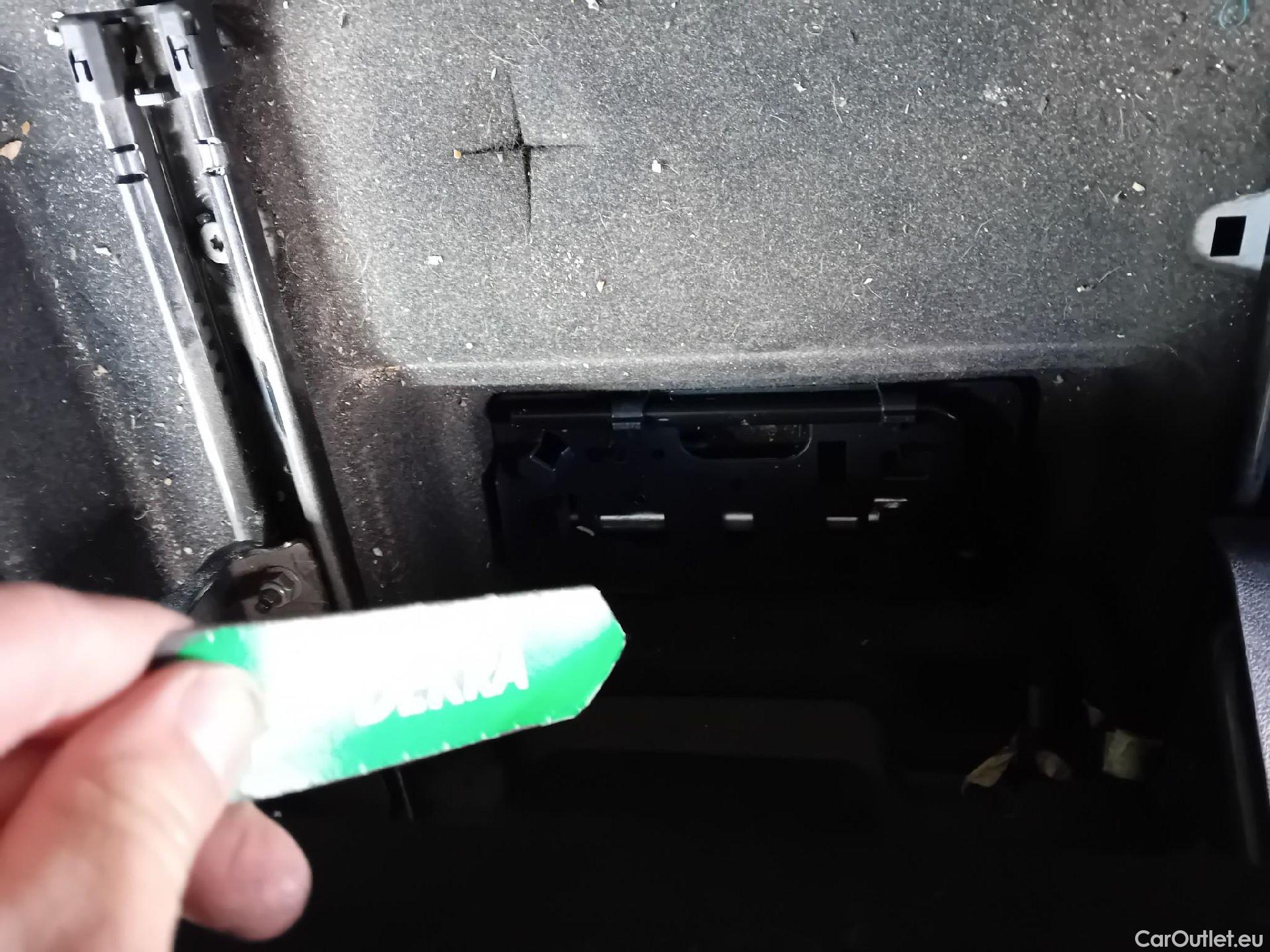  Peugeot  Partner PEUGEOT  / 2018 / 4P / furgón derivado de turismo Premium Standard 600kg BlueHDi 73kW (AC) #41