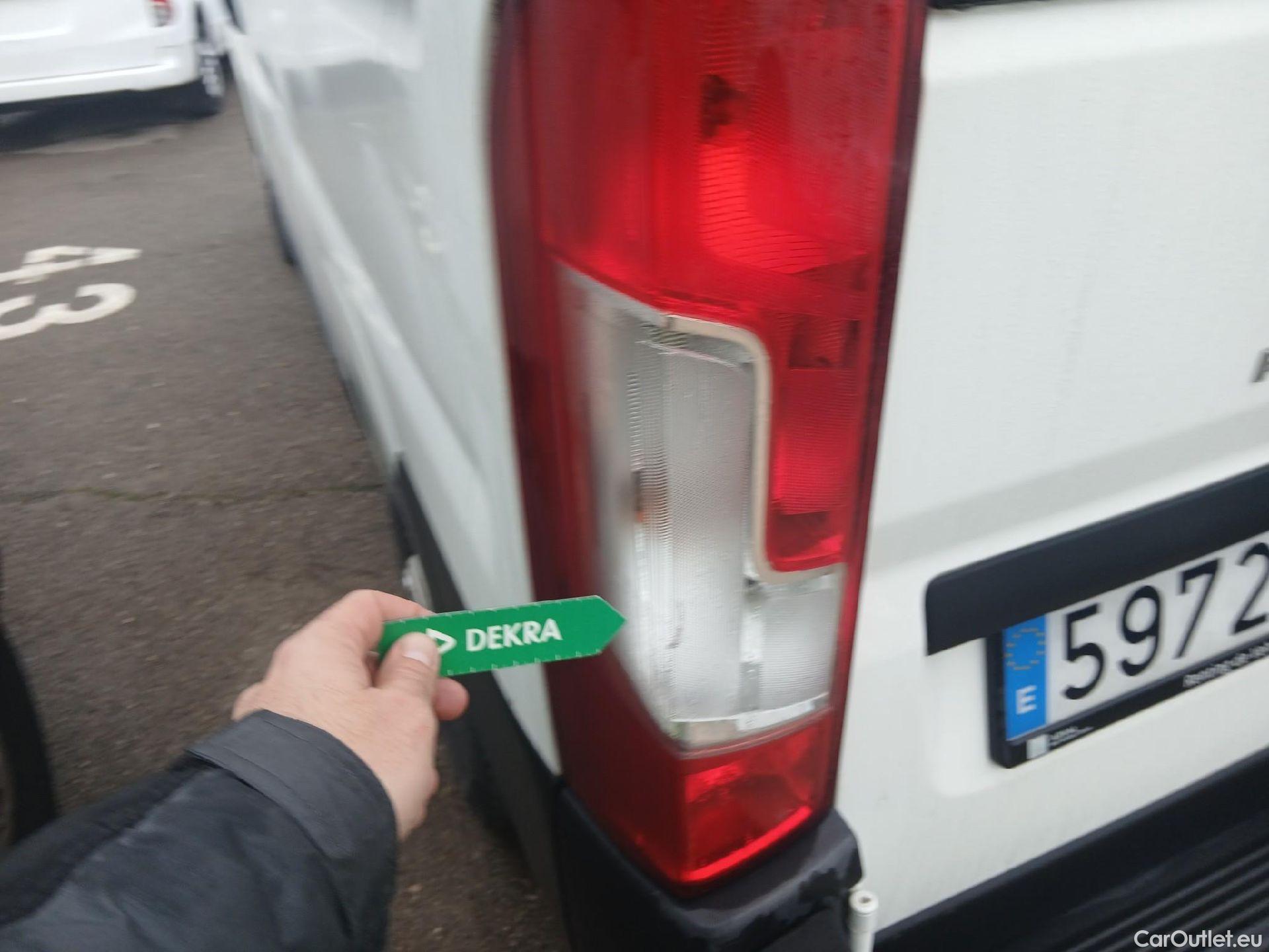  Peugeot  Boxer PEUGEOT  / 2014 / 4P / combi Combi 5/9 Pl 330 L1H1 BlueHDi 88KW (120) #19