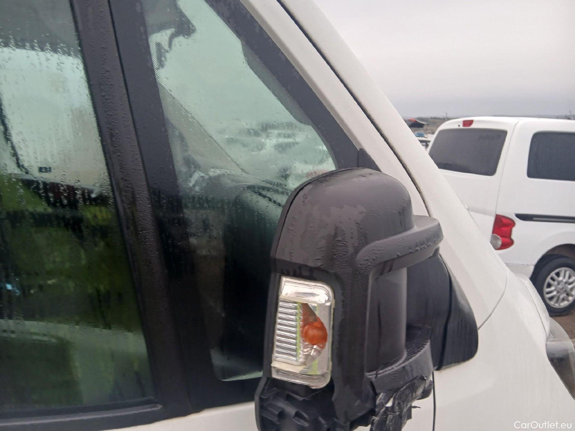  Peugeot  Boxer PEUGEOT  / 2014 / 4P / combi Combi 5/9 Pl 330 L1H1 BlueHDi 88KW (120) #40