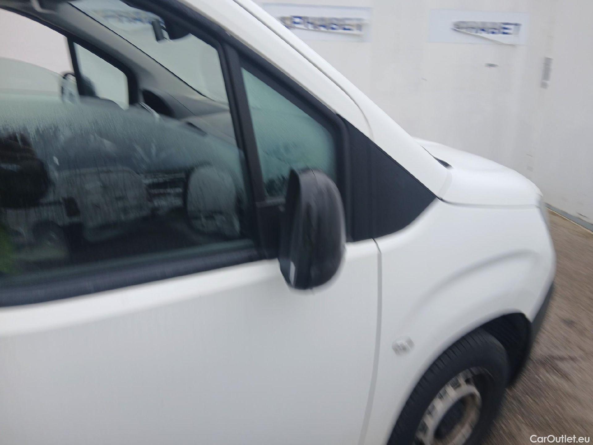  Peugeot  Partner PEUGEOT  / 2018 / 4P / furgón derivado de turismo Premium Standard 600kg BlueHDi 73kW (AC) #32