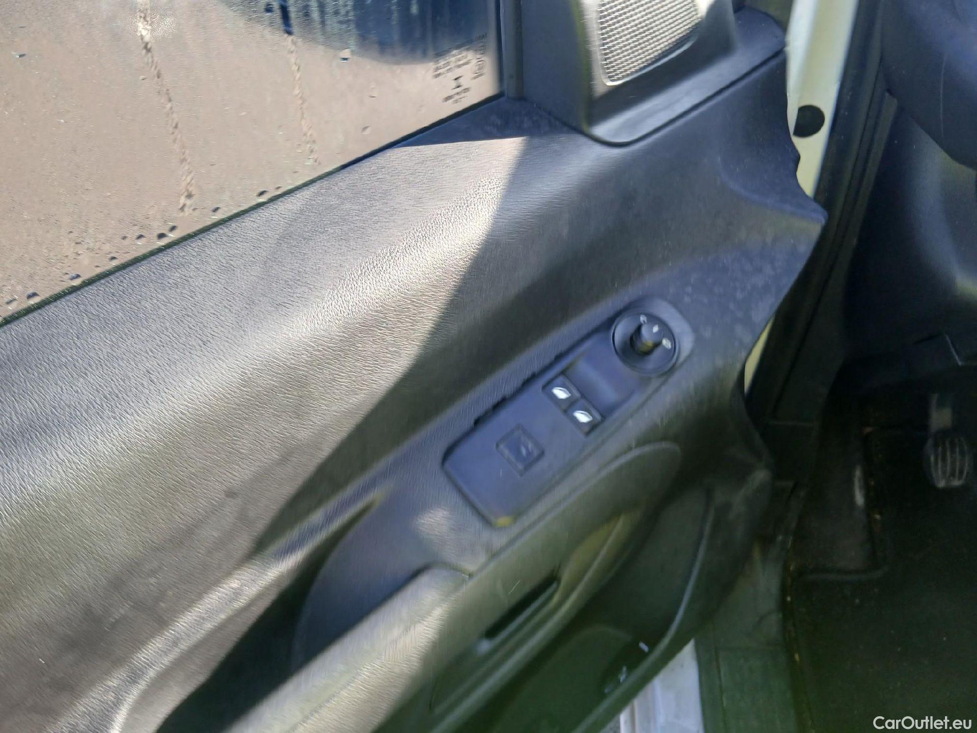  Peugeot  Partner PEUGEOT  / 2018 / 3P / furgón derivado de turismo Pro Standard 600kg BlueHDi 73kW (CX) #36