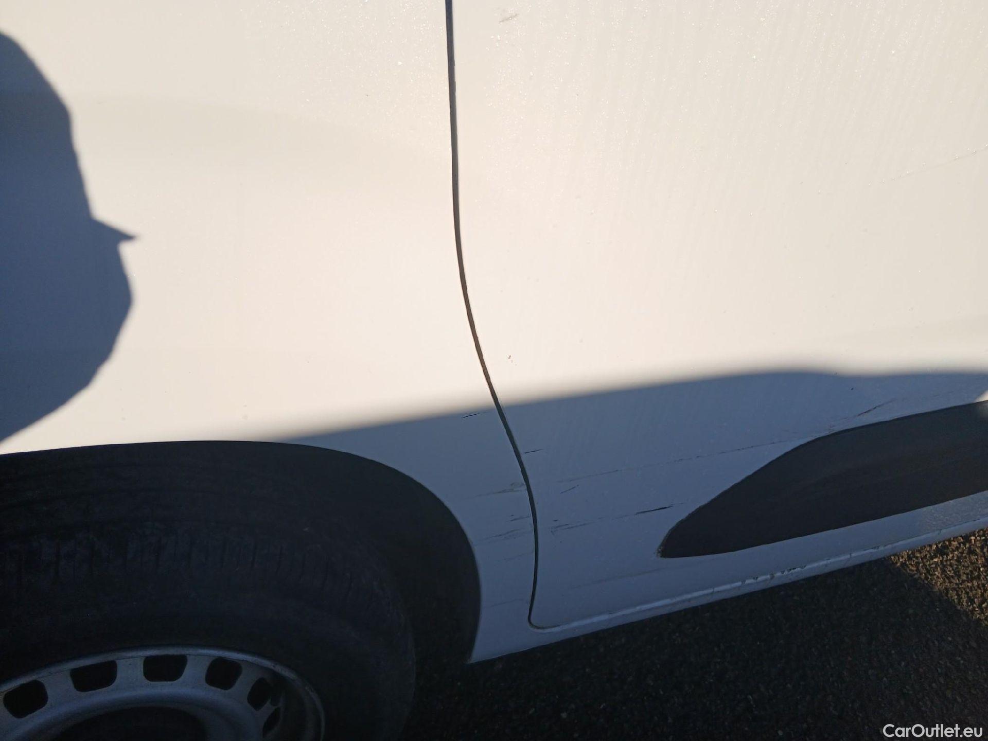  Peugeot  Partner PEUGEOT  / 2018 / 3P / furgón derivado de turismo Pro Standard 600kg BlueHDi 73kW (CX) #23