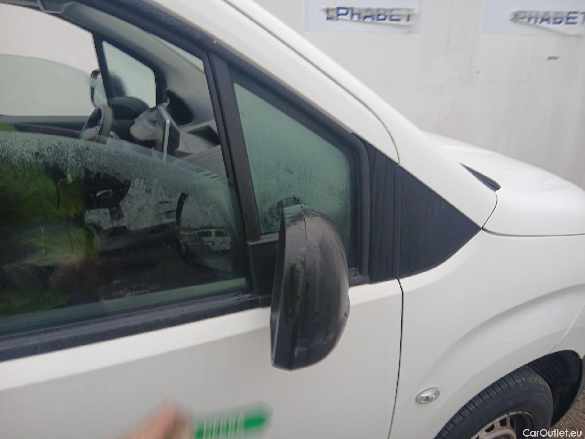  Peugeot  Partner PEUGEOT  / 2018 / 4P / furgón derivado de turismo Premium Standard 600kg BlueHDi 73kW (AC) #31