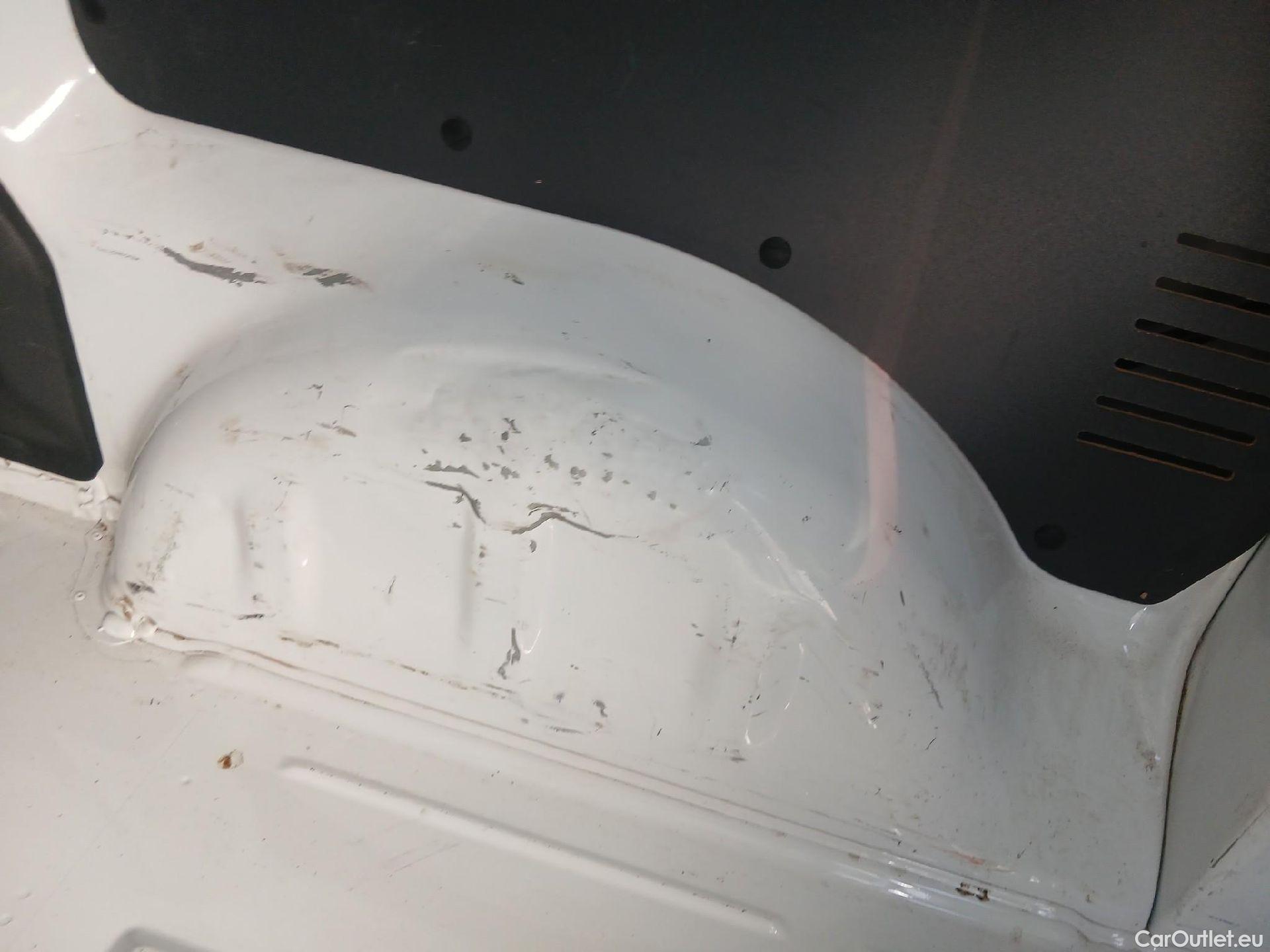  Peugeot  Expert PEUGEOT  / 2016 / 4P / furgón Furgón Premium 1.5 BlueHDi 100 Standard (AC) #30