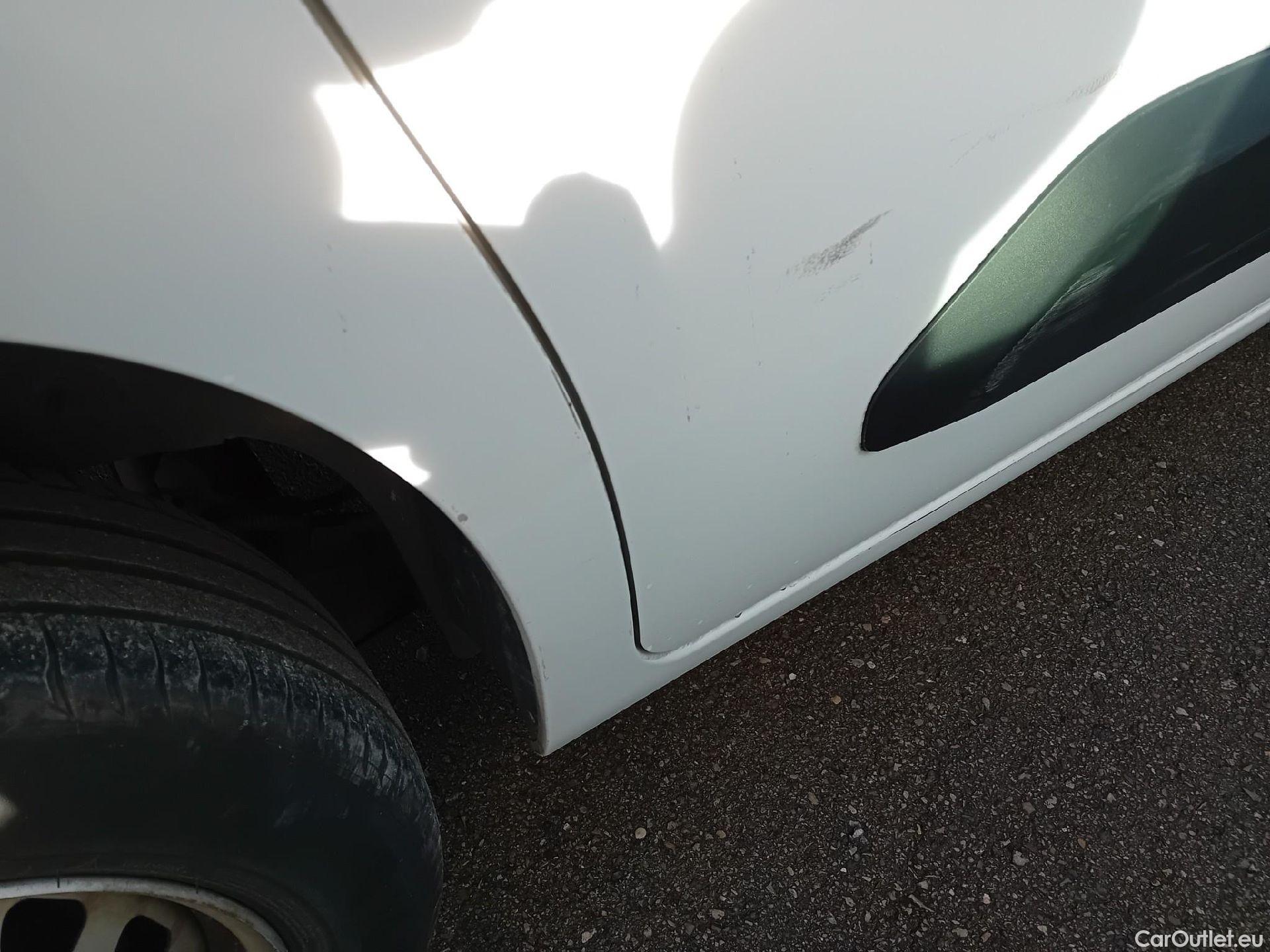  Peugeot  Partner PEUGEOT  / 2018 / 4P / furgón derivado de turismo Premium Standard 600kg BlueHDi 73kW (AC) #27