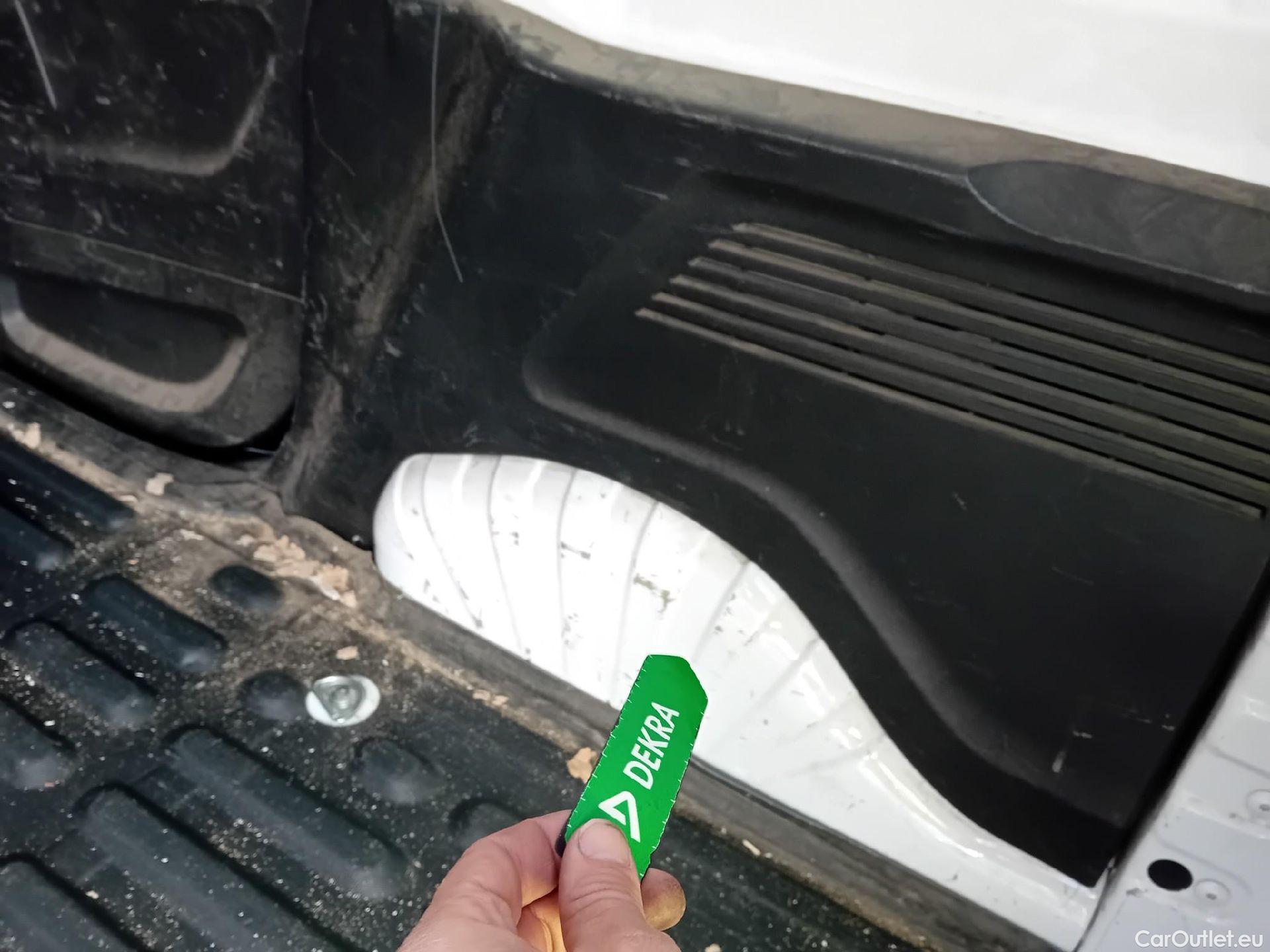  Peugeot  Partner PEUGEOT  / 2018 / 4P / furgón derivado de turismo Premium Standard 600kg BlueHDi 73kW (AC) #17