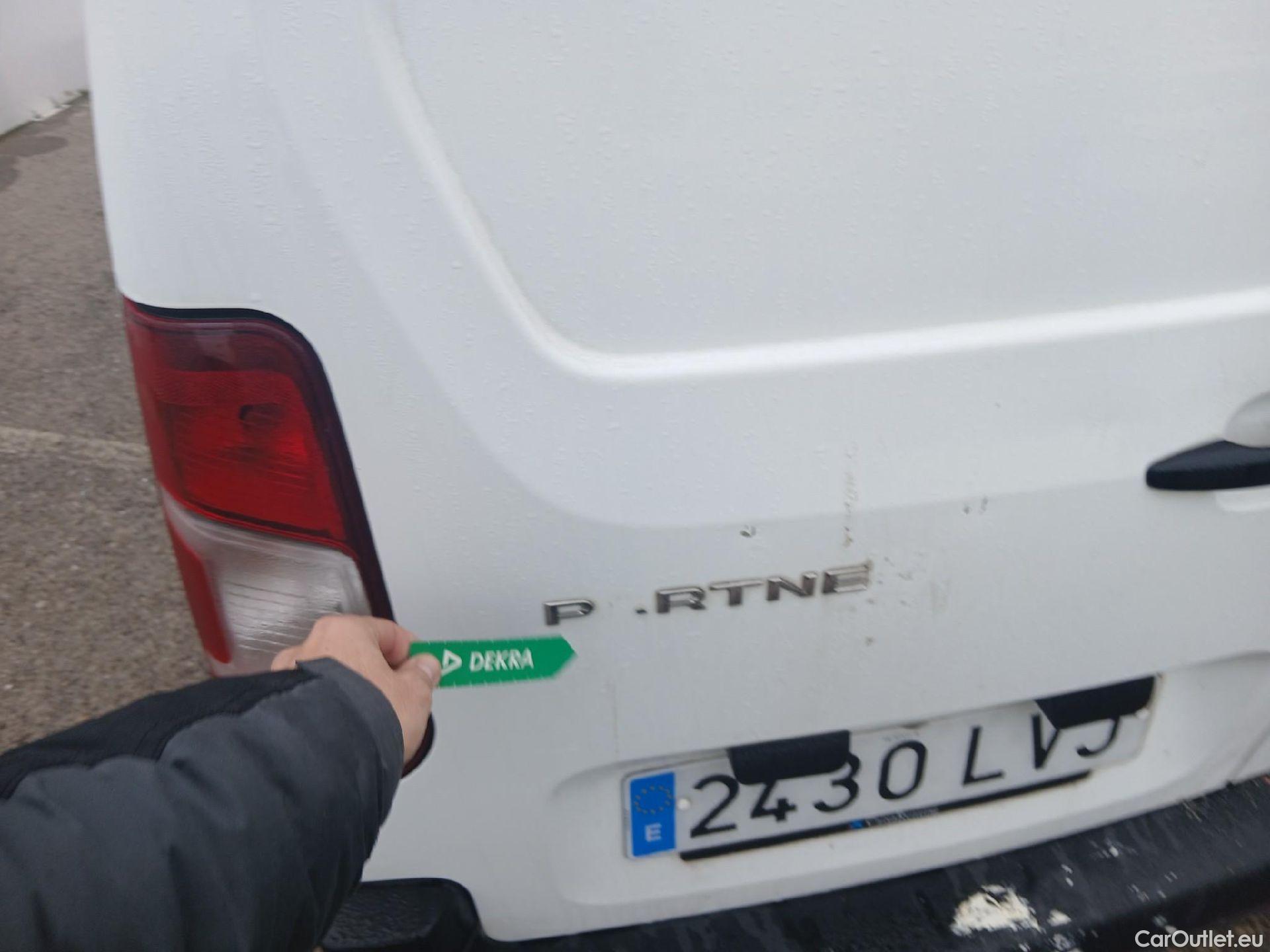  Peugeot  Partner PEUGEOT  / 2018 / 4P / furgón derivado de turismo Premium Standard 600kg BlueHDi 73kW (AC) #16