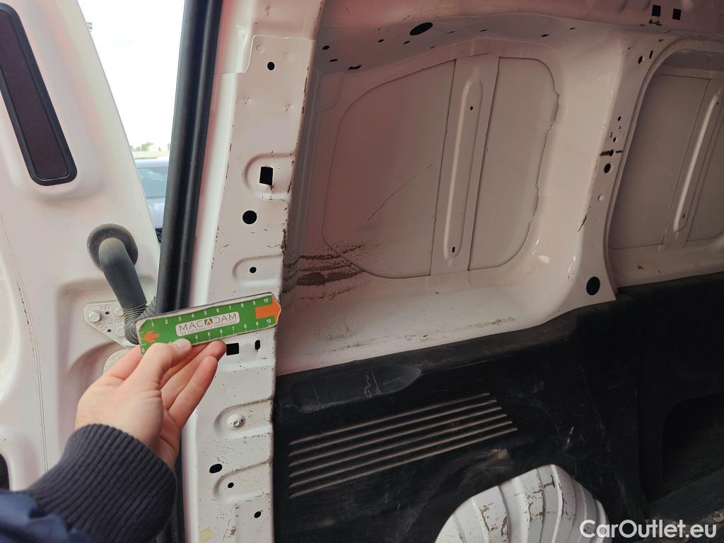  Peugeot  Partner PEUGEOT  / 2018 / 3P / furgón derivado de turismo Pro Standard 600kg BlueHDi 73kW (AC) #34