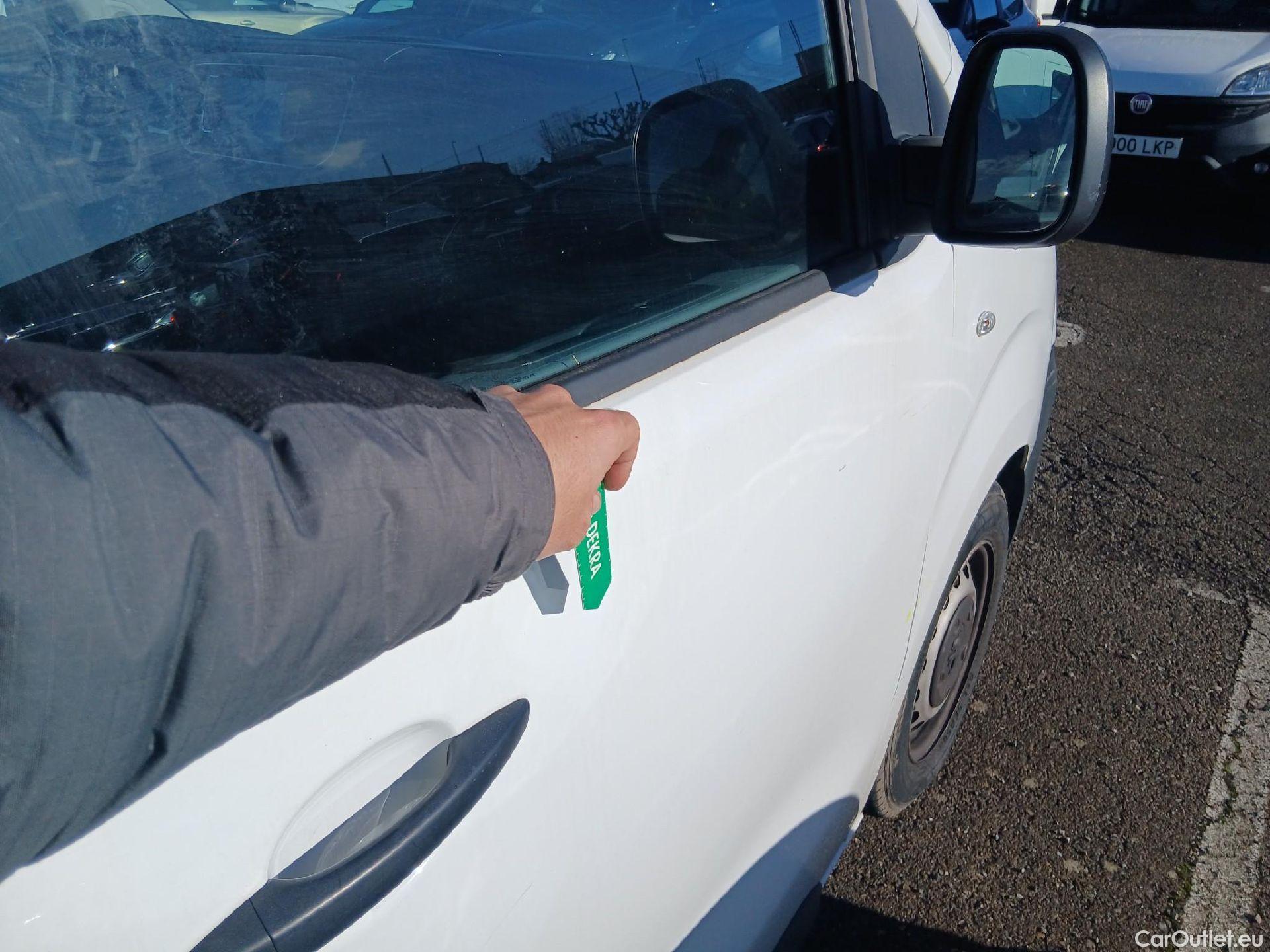  Peugeot  Expert PEUGEOT  / 2016 / 4P / furgón Furgón Premium 1.5 BlueHDi 100 Standard (AC) #23