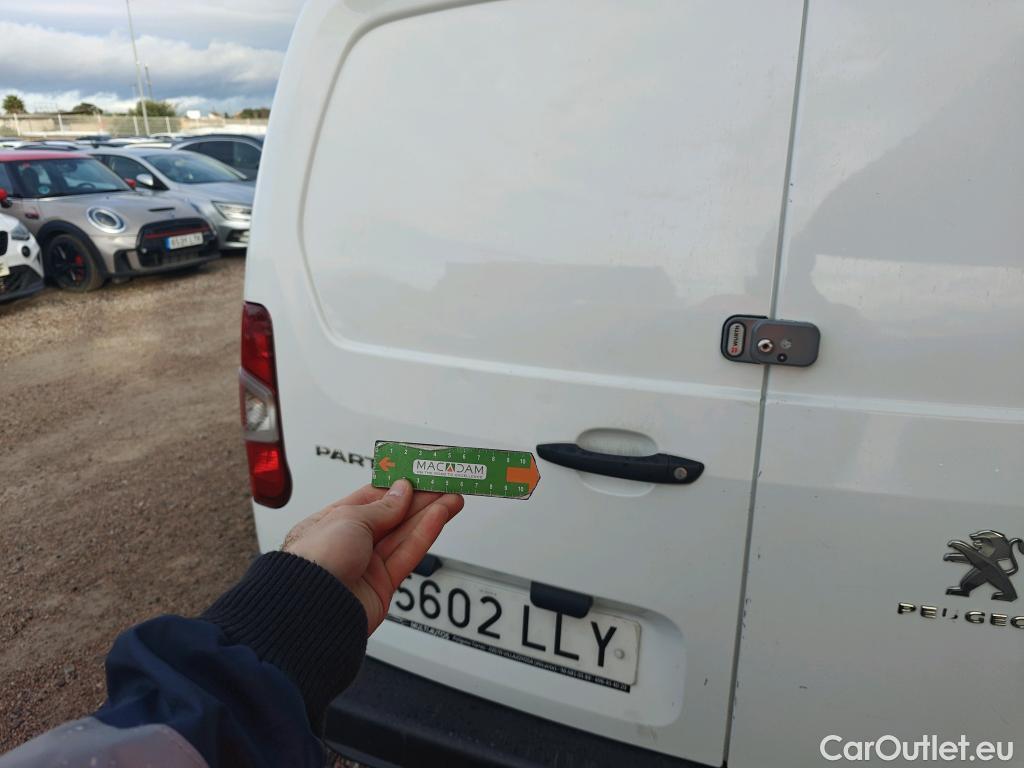  Peugeot  Partner PEUGEOT  / 2018 / 3P / furgón derivado de turismo Pro Standard 600kg BlueHDi 73kW (AC) #23