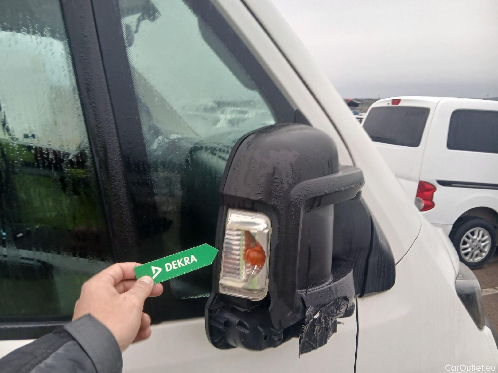  Peugeot  Boxer PEUGEOT  / 2014 / 4P / combi Combi 5/9 Pl 330 L1H1 BlueHDi 88KW (120) #43