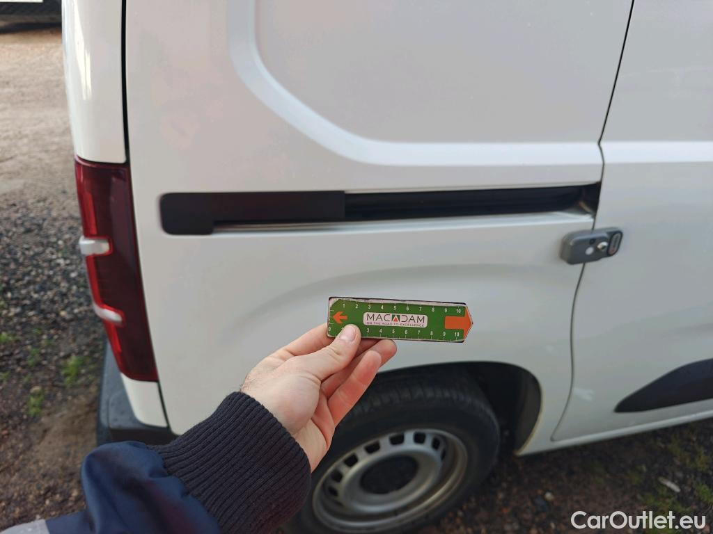  Peugeot  Partner PEUGEOT  / 2018 / 3P / furgón derivado de turismo Pro Standard 600kg BlueHDi 73kW (AC) #88