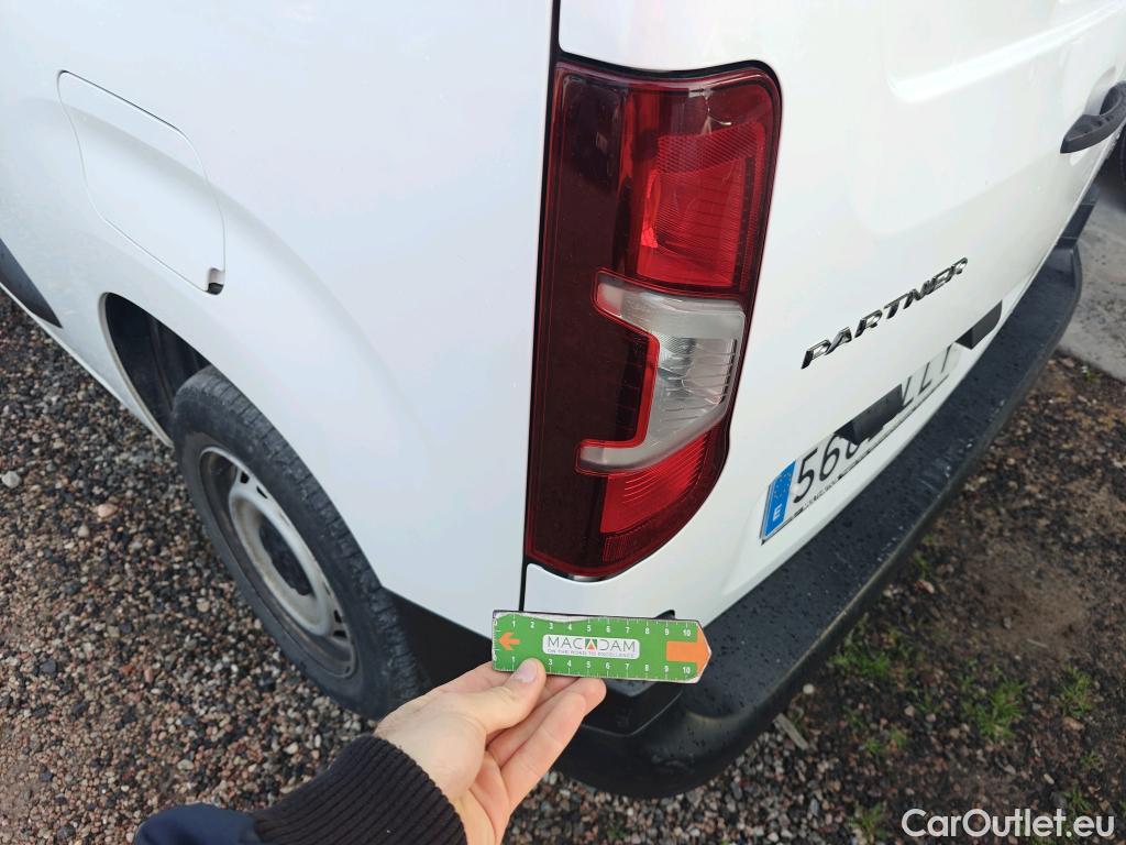  Peugeot  Partner PEUGEOT  / 2018 / 3P / furgón derivado de turismo Pro Standard 600kg BlueHDi 73kW (AC) #72