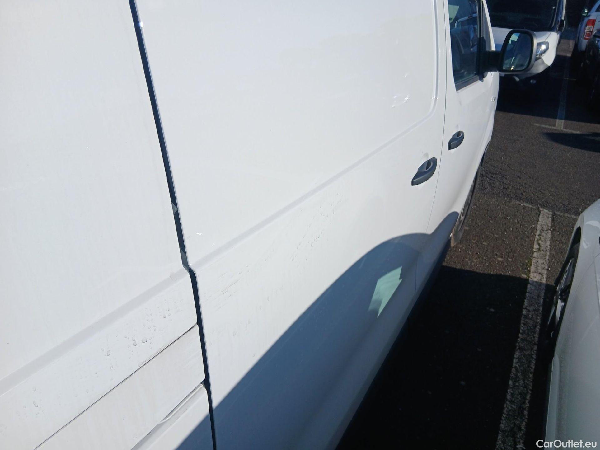  Peugeot  Expert PEUGEOT  / 2016 / 4P / furgón Furgón Premium 1.5 BlueHDi 100 Standard (AC) #21