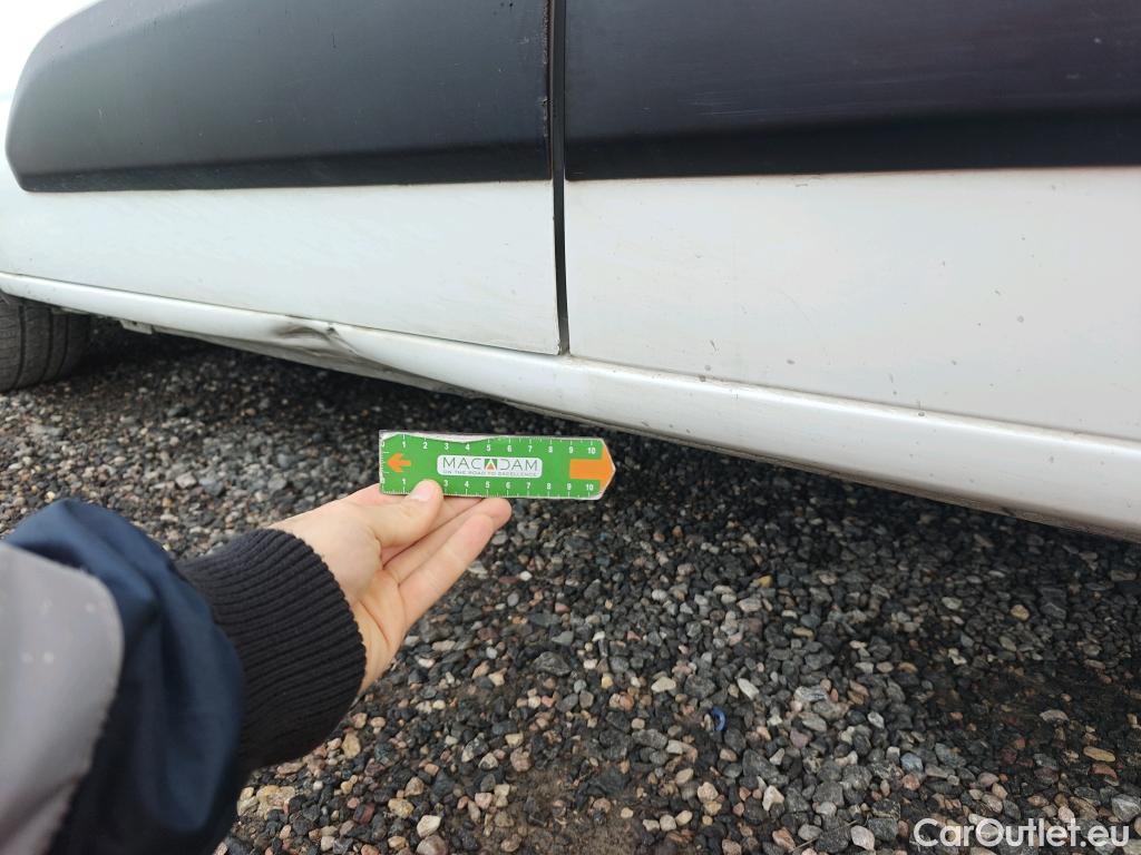  Peugeot  Partner PEUGEOT  / 2018 / 3P / furgón derivado de turismo Pro Standard 600kg BlueHDi 73kW (AC) #29