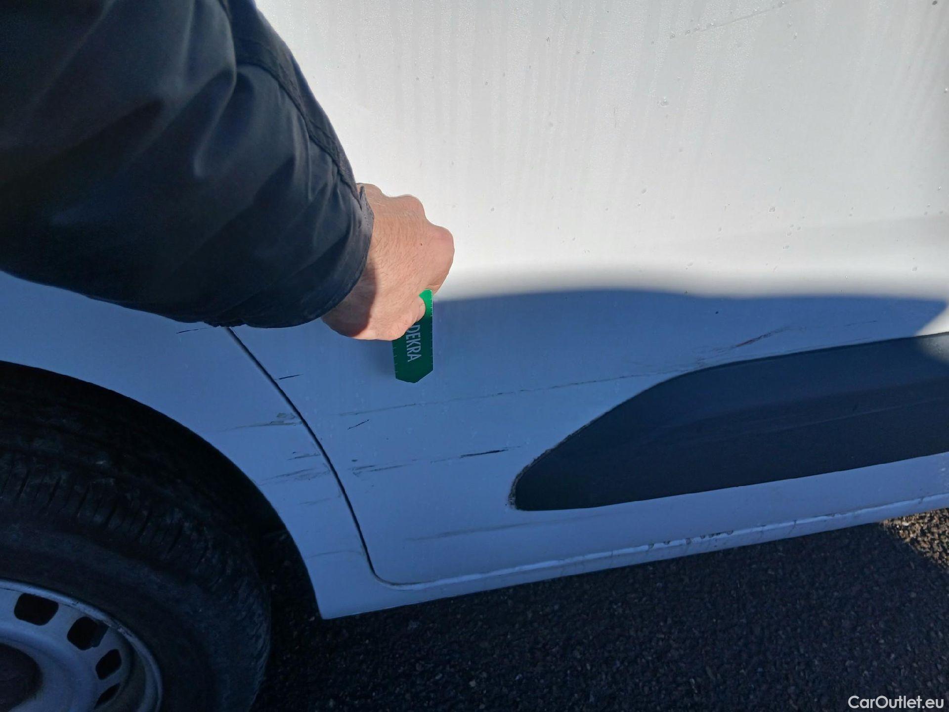  Peugeot  Partner PEUGEOT  / 2018 / 3P / furgón derivado de turismo Pro Standard 600kg BlueHDi 73kW (CX) #25