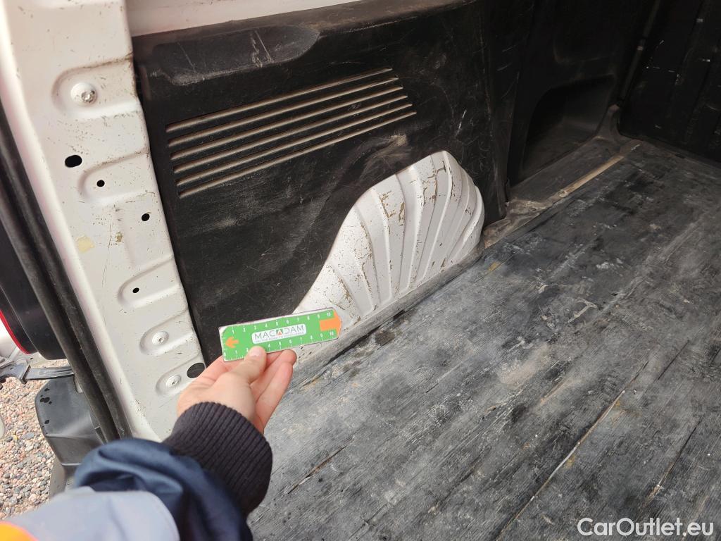  Peugeot  Partner PEUGEOT  / 2018 / 3P / furgón derivado de turismo Pro Standard 600kg BlueHDi 73kW (AC) #33