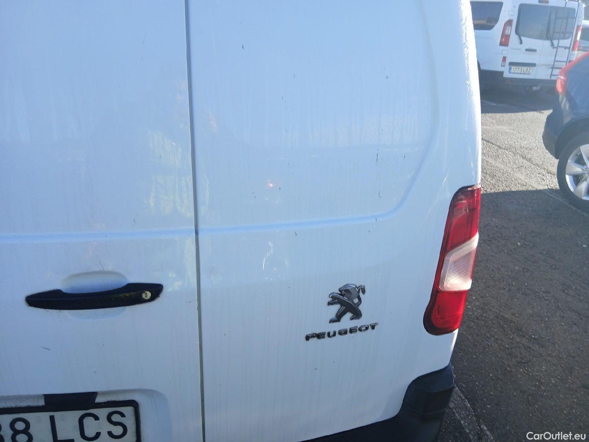  Peugeot  Partner PEUGEOT  / 2018 / 3P / furgón derivado de turismo Pro Standard 600kg BlueHDi 73kW (CX) #19