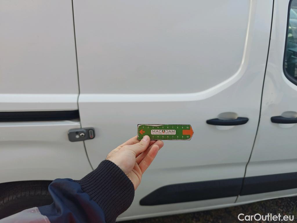  Peugeot  Partner PEUGEOT  / 2018 / 3P / furgón derivado de turismo Pro Standard 600kg BlueHDi 73kW (AC) #37