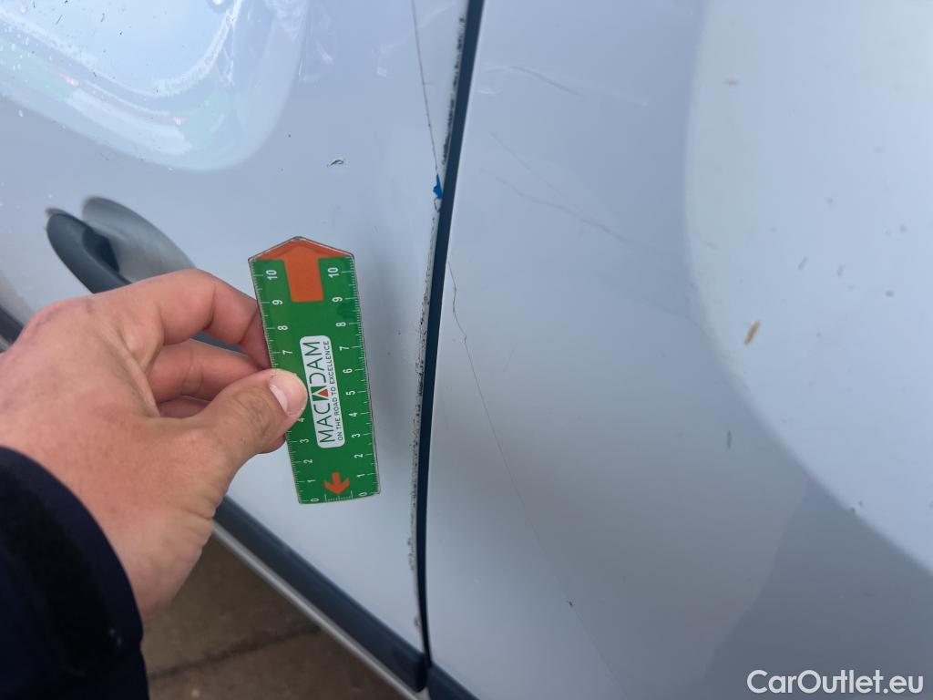  Renault  Kangoo RENAULT  Furgón/2013/3P/furgón derivado de turismo Profesional Blue dCi 59 kW (80CV) #18