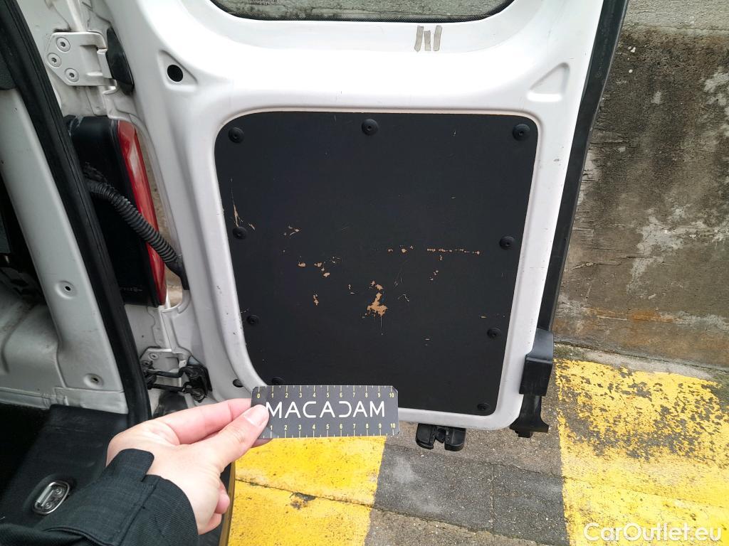  Volkswagen  Caddy VOLKSWAGEN  / 2015 / 4P / combi Business 2.0 TDI 55kW (75CV) BMT * #29