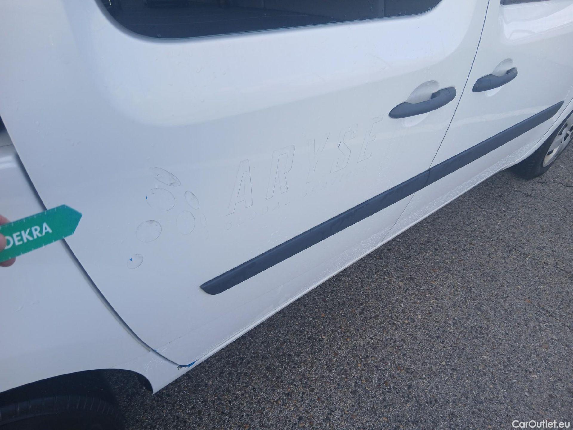  Renault  Kangoo RENAULT  Combi / 2013 / 4P / combi Profesional M1-AF Blue dCi 70 kW (95 CV) #29