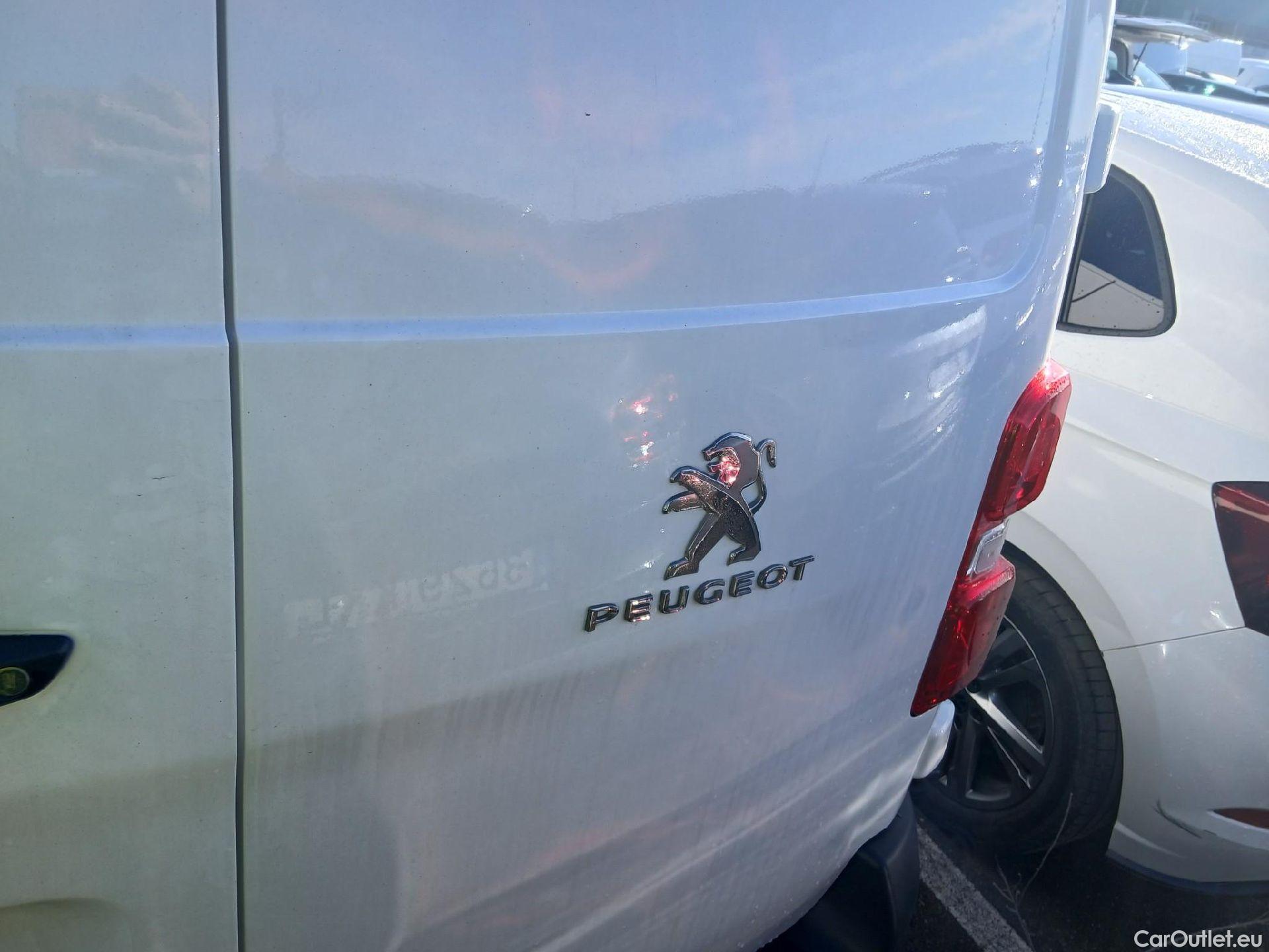  Peugeot  Expert PEUGEOT  / 2016 / 4P / furgón Furgón Premium 1.5 BlueHDi 100 Standard (AC) #18