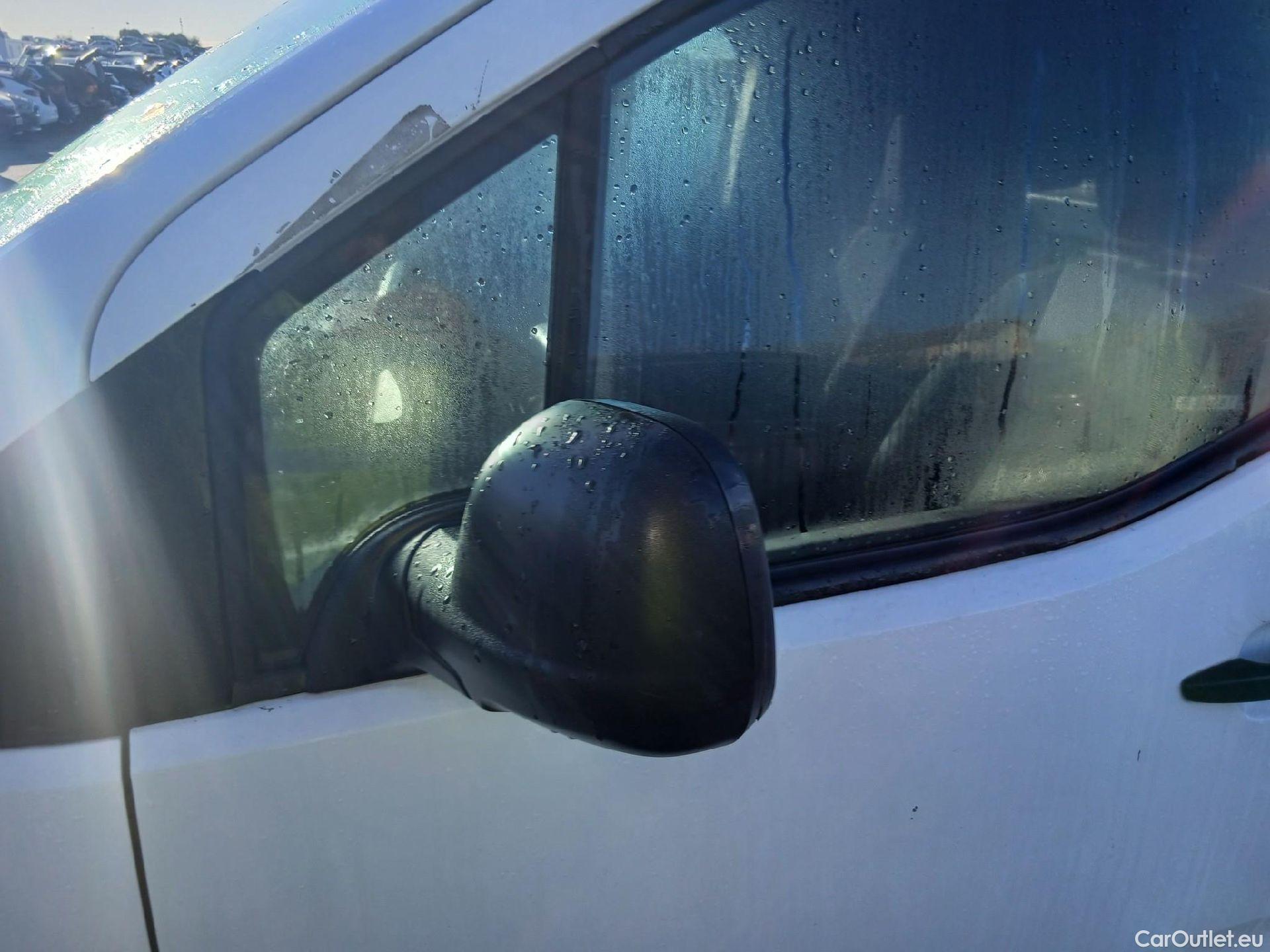  Peugeot  Partner PEUGEOT  / 2018 / 3P / furgón derivado de turismo Pro Standard 600kg BlueHDi 73kW (CX) #9