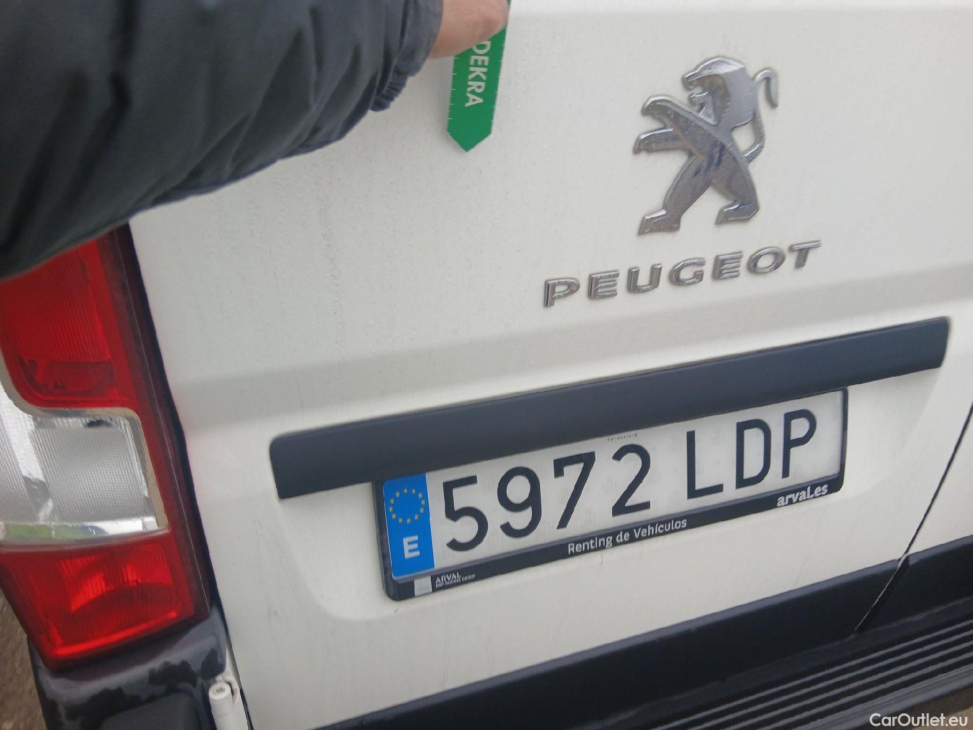  Peugeot  Boxer PEUGEOT  / 2014 / 4P / combi Combi 5/9 Pl 330 L1H1 BlueHDi 88KW (120) #22