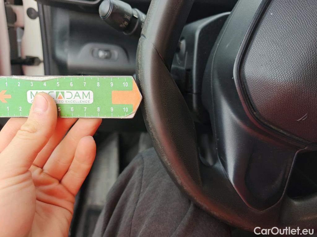  Peugeot  Partner PEUGEOT  / 2018 / 3P / furgón derivado de turismo Pro Standard 600kg BlueHDi 73kW (AC) #69