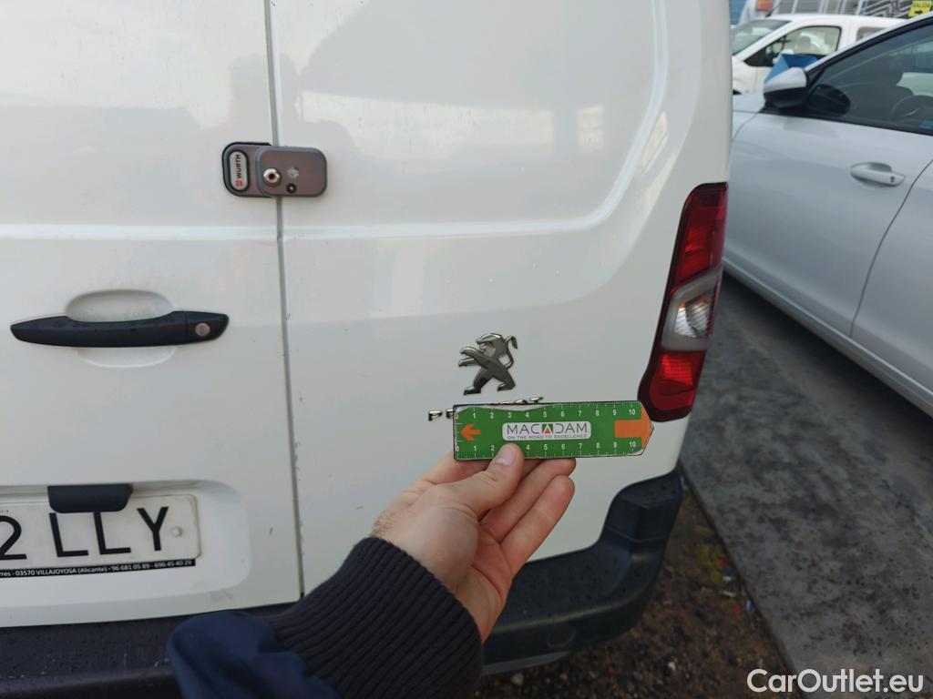  Peugeot  Partner PEUGEOT  / 2018 / 3P / furgón derivado de turismo Pro Standard 600kg BlueHDi 73kW (AC) #15