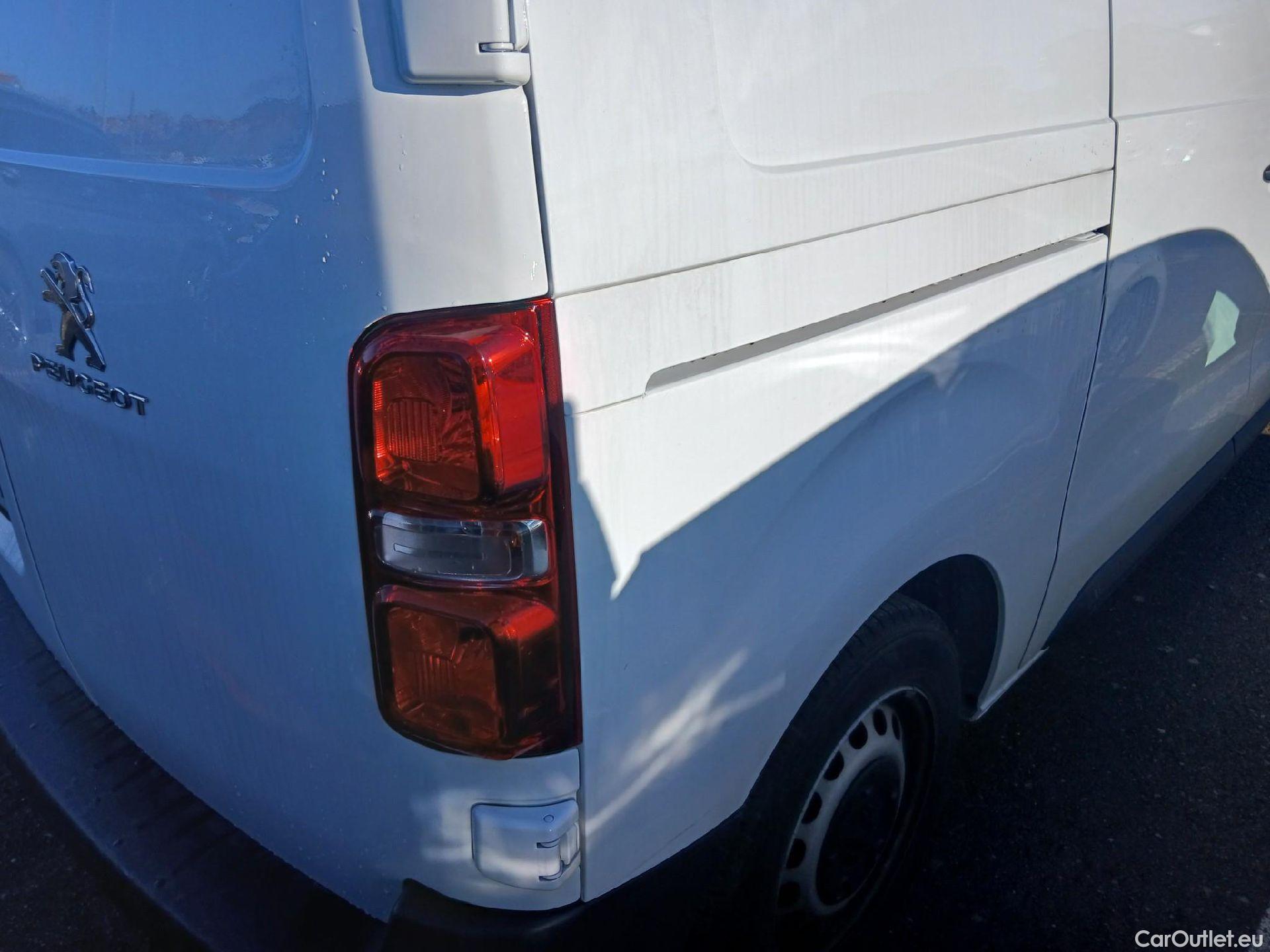  Peugeot  Expert PEUGEOT  / 2016 / 4P / furgón Furgón Premium 1.5 BlueHDi 100 Standard (AC) #19