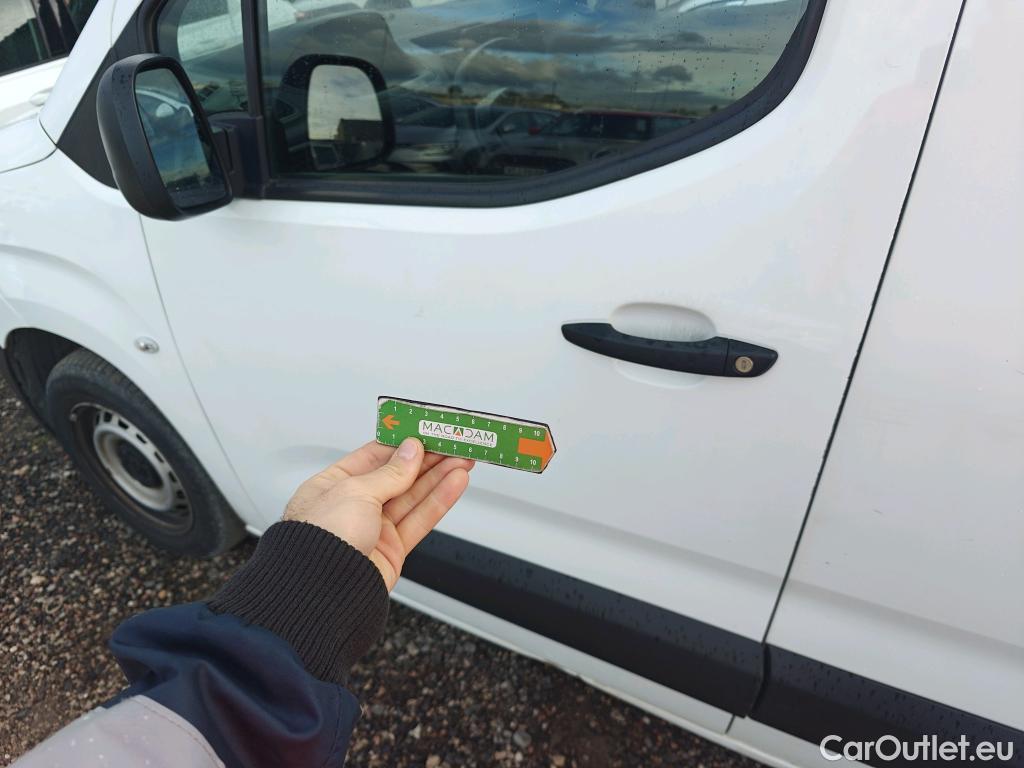  Peugeot  Partner PEUGEOT  / 2018 / 3P / furgón derivado de turismo Pro Standard 600kg BlueHDi 73kW (AC) #50