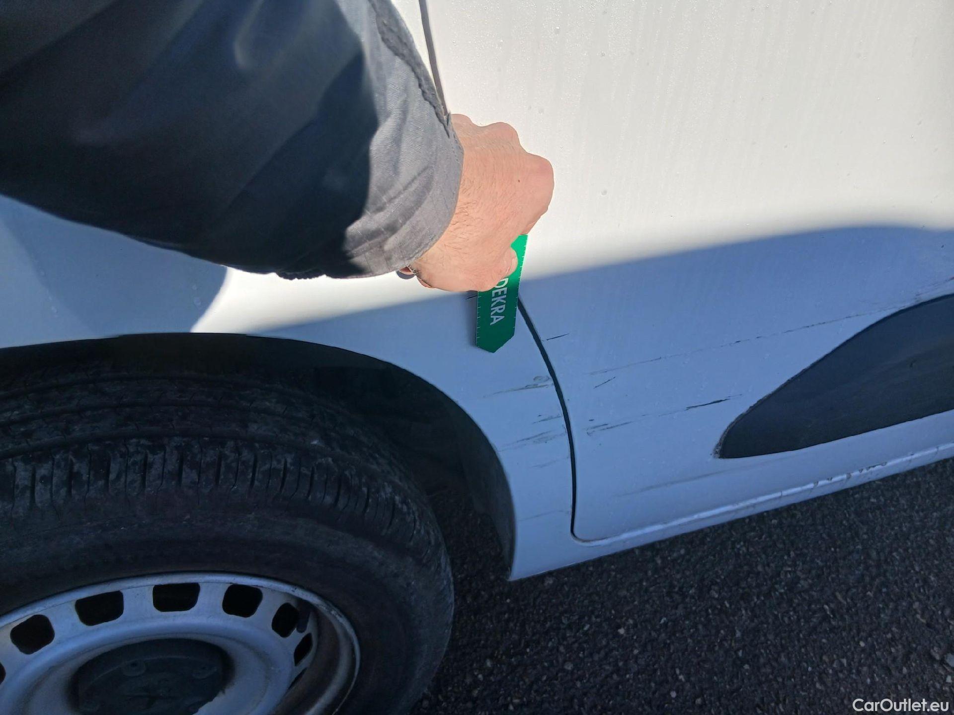  Peugeot  Partner PEUGEOT  / 2018 / 3P / furgón derivado de turismo Pro Standard 600kg BlueHDi 73kW (CX) #24