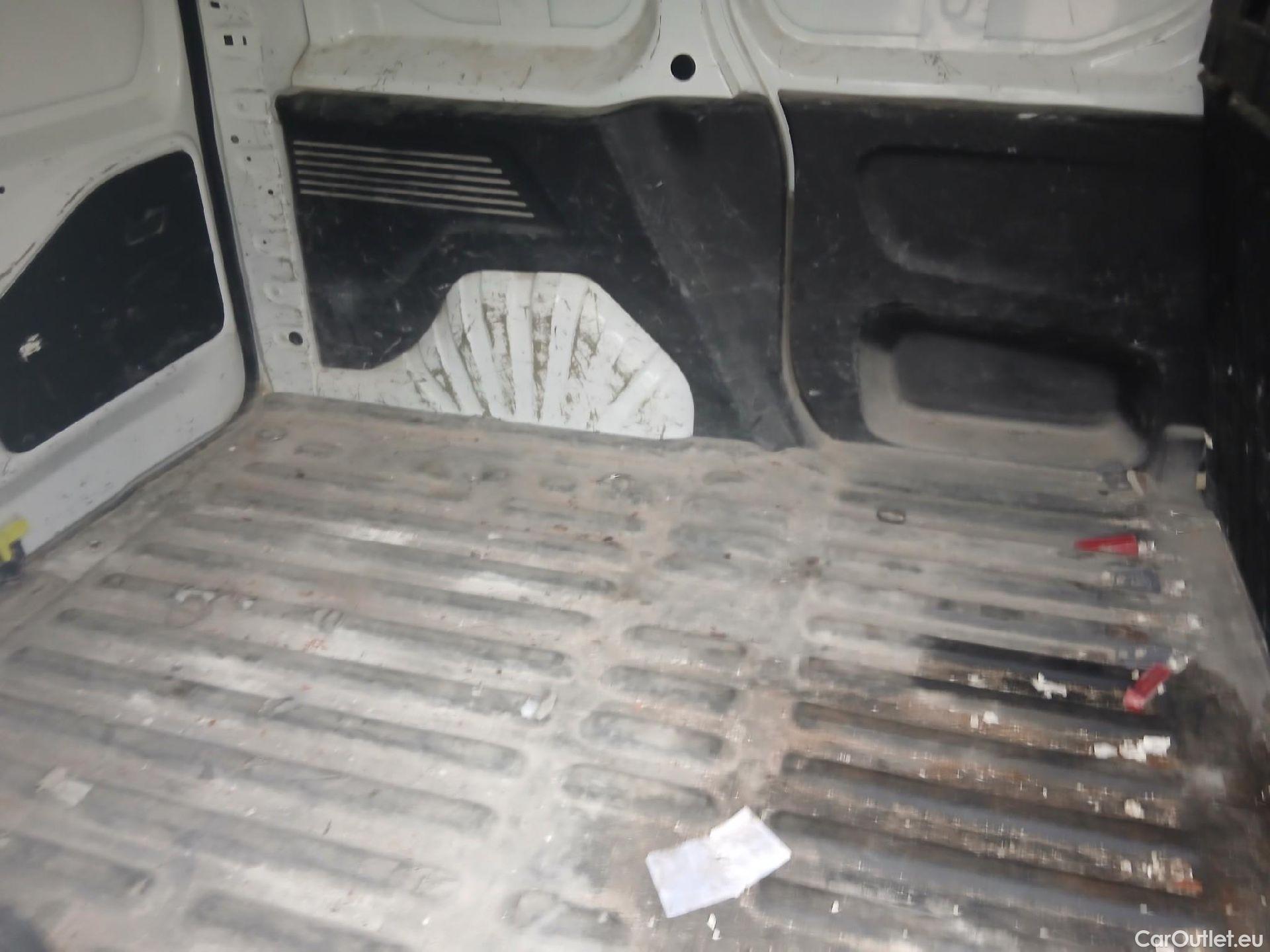  Peugeot  Partner PEUGEOT  / 2018 / 4P / furgón derivado de turismo Premium Standard 600kg BlueHDi 73kW (AC) #38