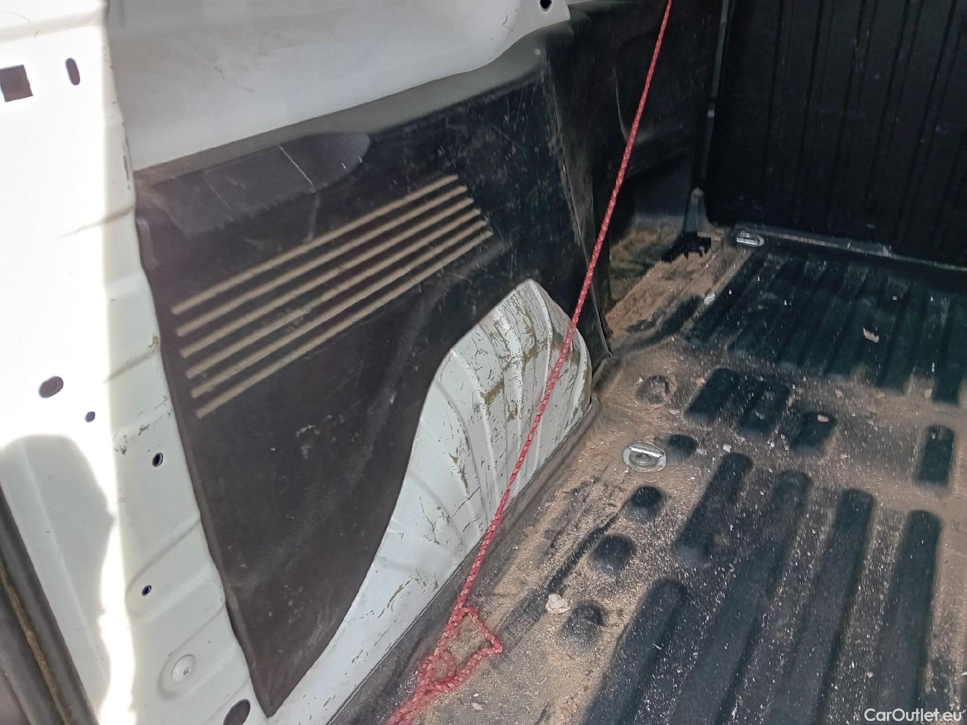  Peugeot  Partner PEUGEOT  / 2018 / 4P / furgón derivado de turismo Premium Standard 600kg BlueHDi 73kW (AC) #18