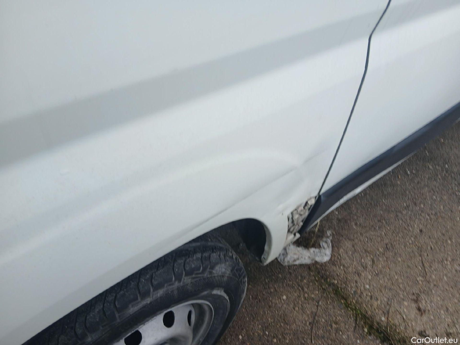  Peugeot  Boxer PEUGEOT  / 2014 / 4P / combi Combi 5/9 Pl 330 L1H1 BlueHDi 88KW (120) #27