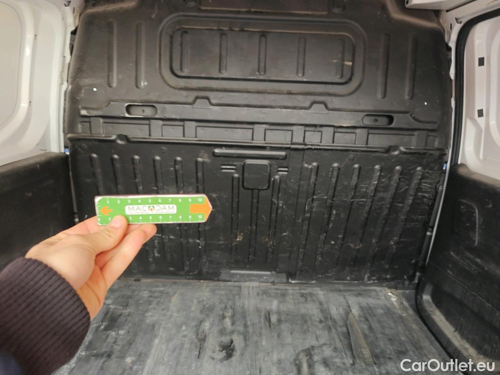  Peugeot  Partner PEUGEOT  / 2018 / 3P / furgón derivado de turismo Pro Standard 600kg BlueHDi 73kW (AC) #48