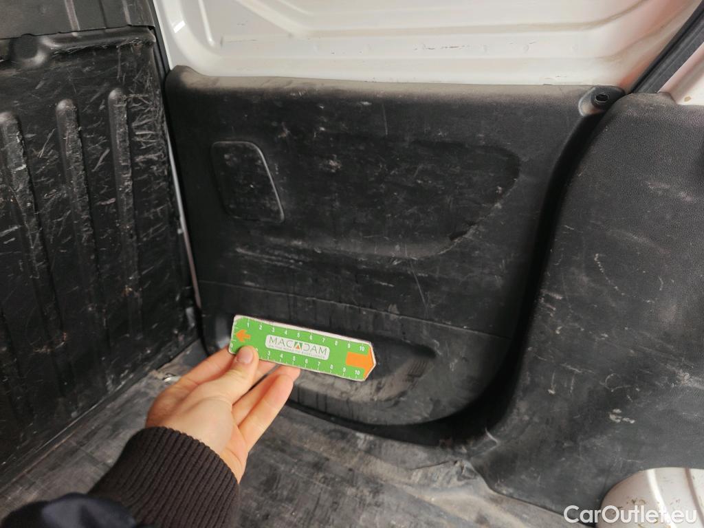  Peugeot  Partner PEUGEOT  / 2018 / 3P / furgón derivado de turismo Pro Standard 600kg BlueHDi 73kW (AC) #76