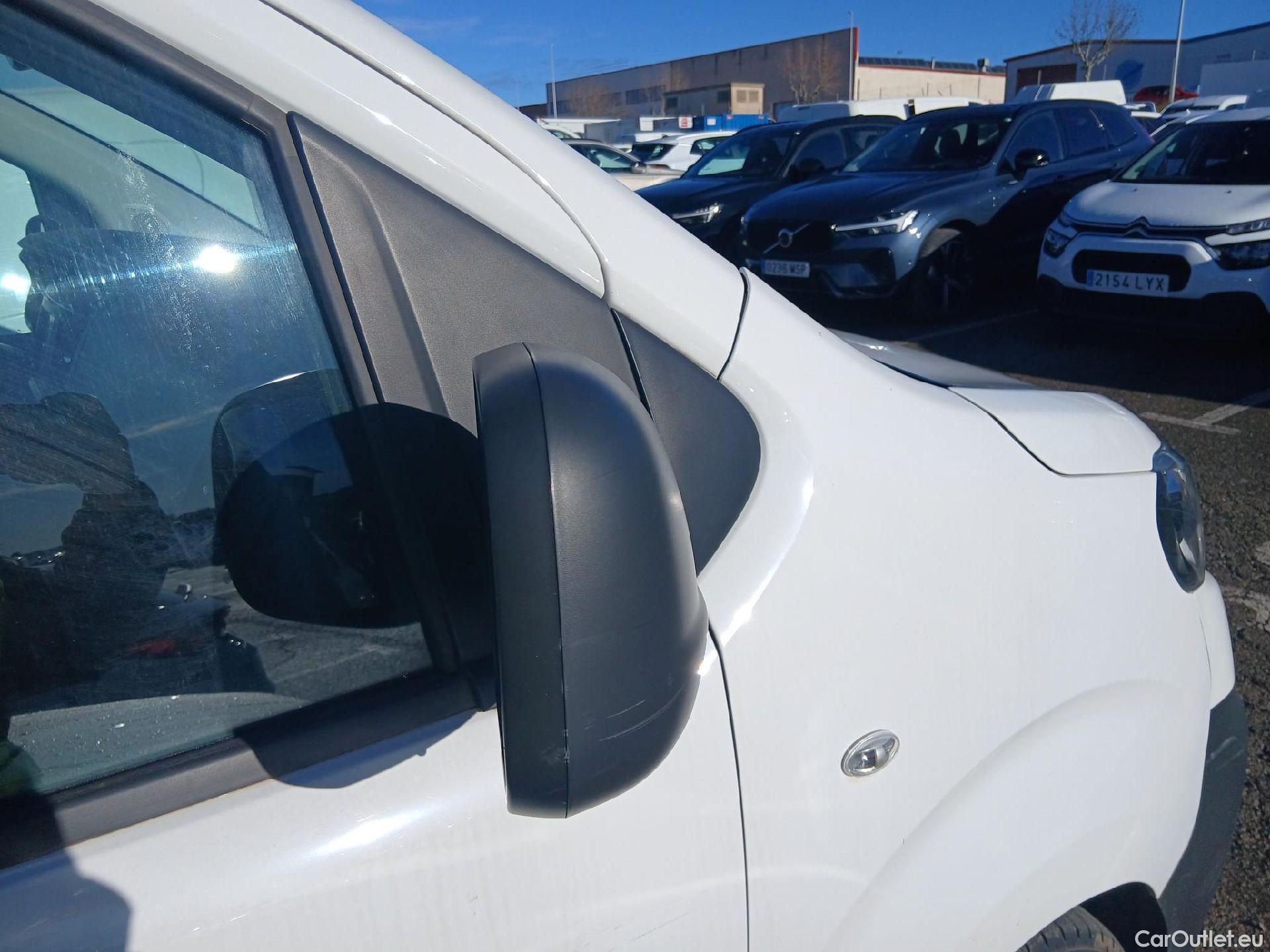  Peugeot  Expert PEUGEOT  / 2016 / 4P / furgón Furgón Premium 1.5 BlueHDi 100 Standard (AC) #26