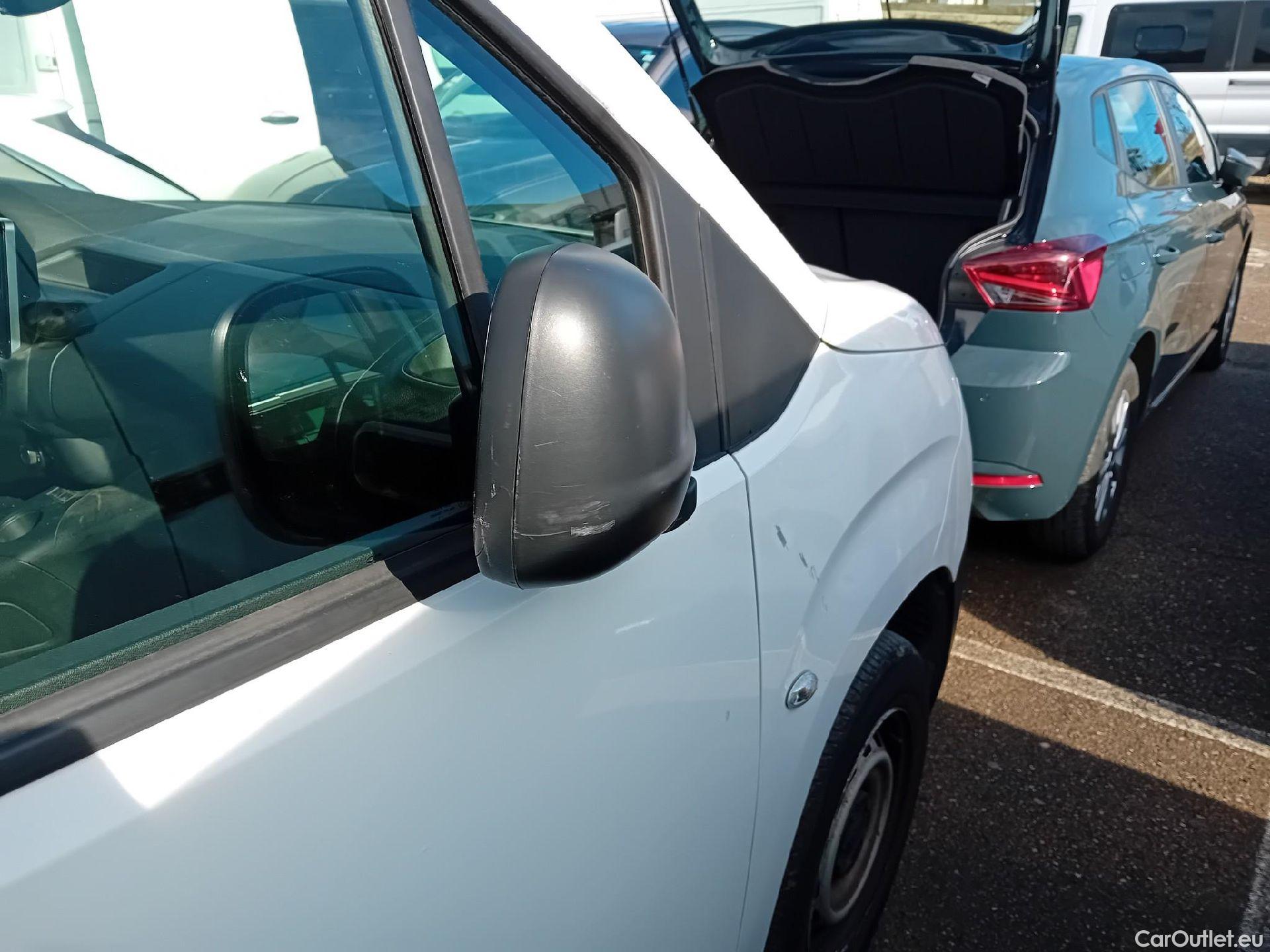  Peugeot  Partner PEUGEOT  / 2018 / 4P / furgón derivado de turismo Premium Standard 600kg BlueHDi 73kW (AC) #33