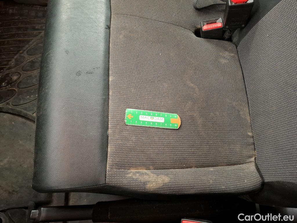  Peugeot  Expert  Fourgon Premium L2 2.0 HDi 120CV BVM6 E6dT #32