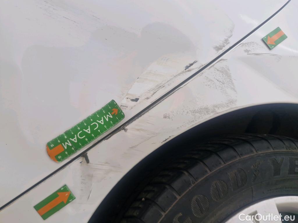  Renault  Clio  IV Air MediaNav 1.5 dCi 75CV BVM5 E6 #20