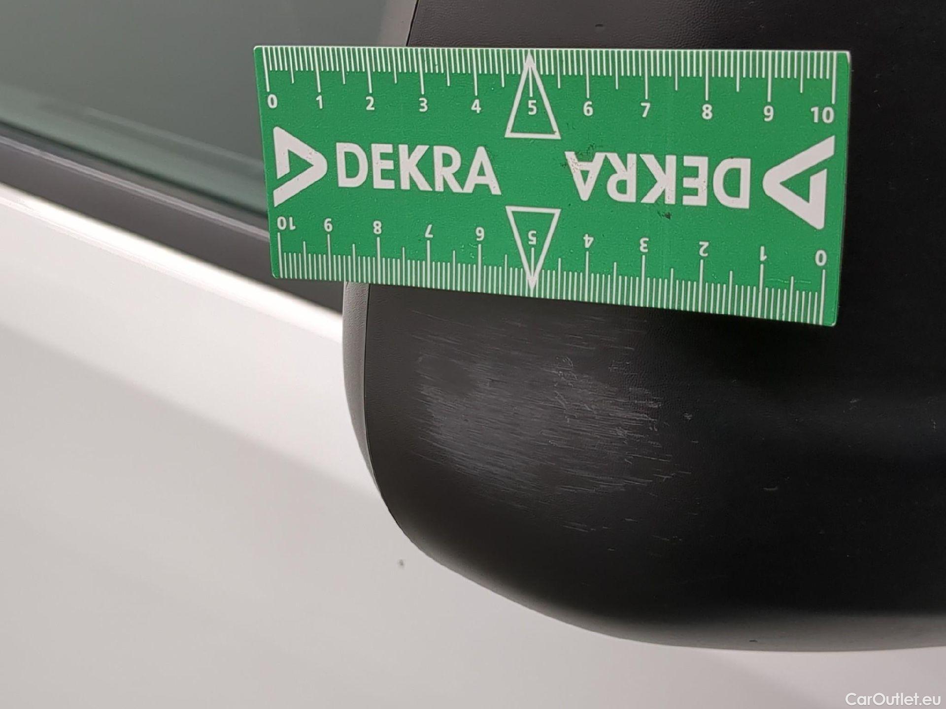  Peugeot  Expert  Fourgon Premium L1 1.5 HDi 100CV BVM6 E6d #40