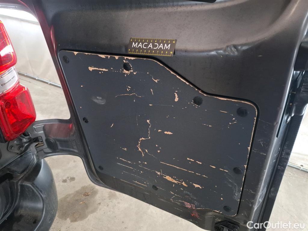  Opel  Vivaro OPEL  / 2019 / 4P / Fourgon tôlé 2.0 Diesel 120 ch Ptac aug L2 Pack clim #5