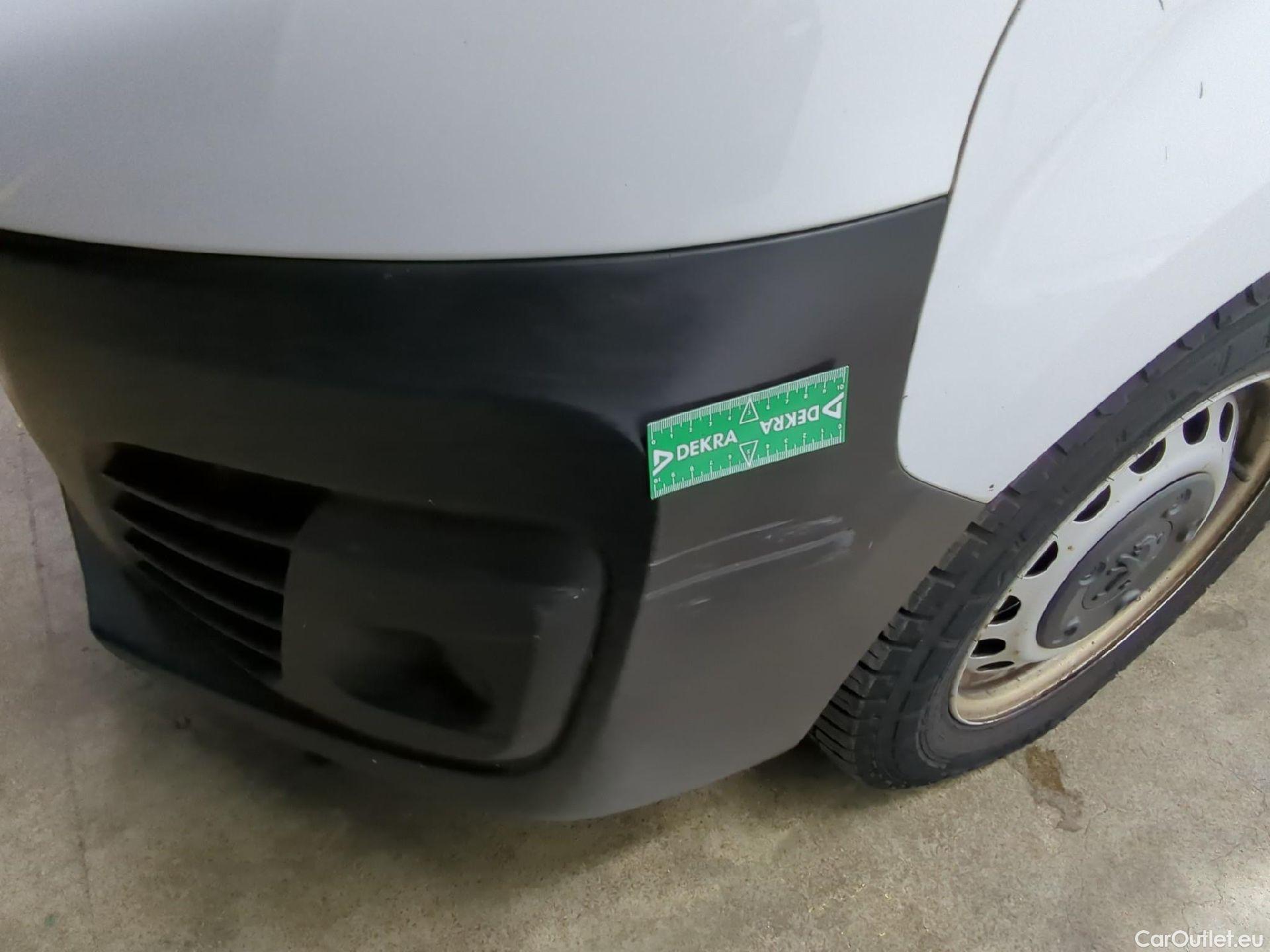  Peugeot  Expert  Fourgon Premium L1 1.5 HDi 100CV BVM6 E6d #41