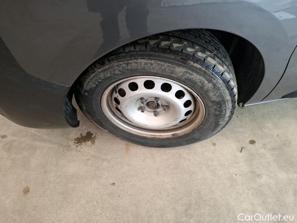  Opel  Vivaro OPEL  / 2019 / 4P / Fourgon tôlé 2.0 Diesel 120 ch Ptac aug L2 Pack clim #14